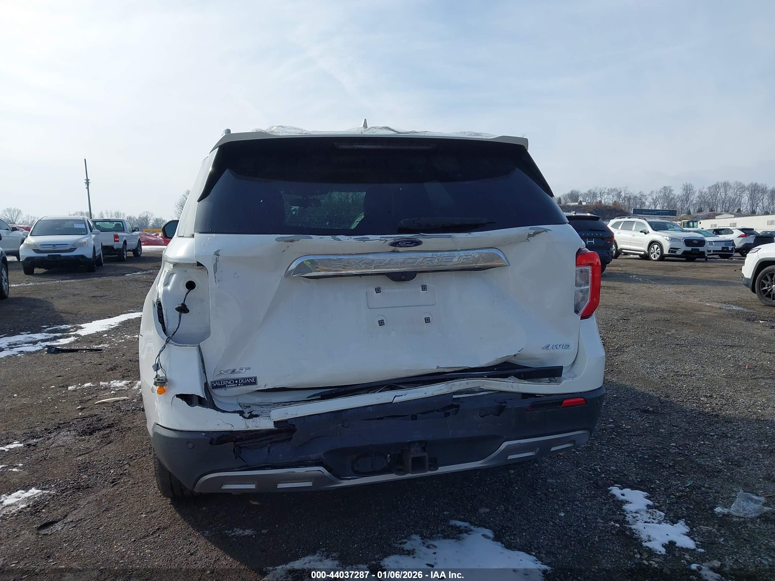 FORD EXPLORER image 6