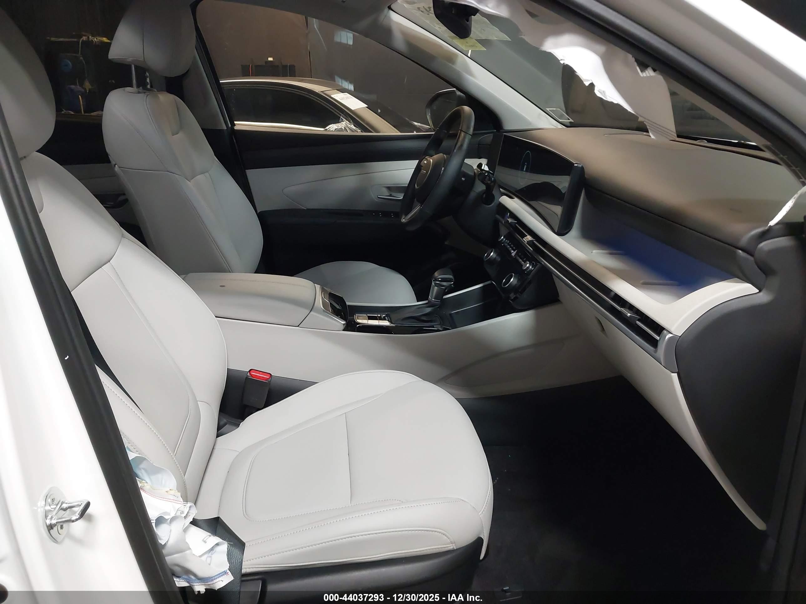 HYUNDAI TUCSON image 5