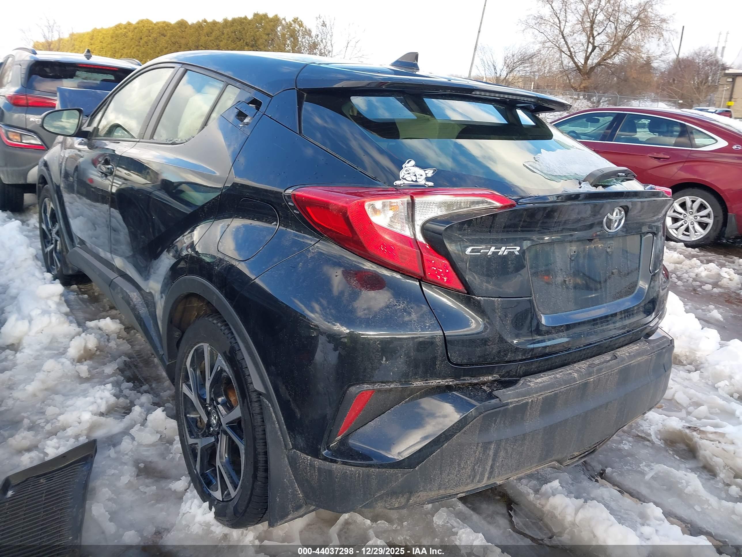 TOYOTA C-HR image 3