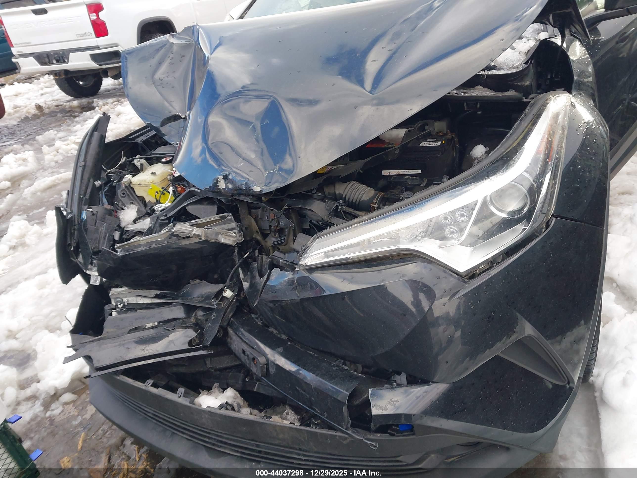 TOYOTA C-HR image 6