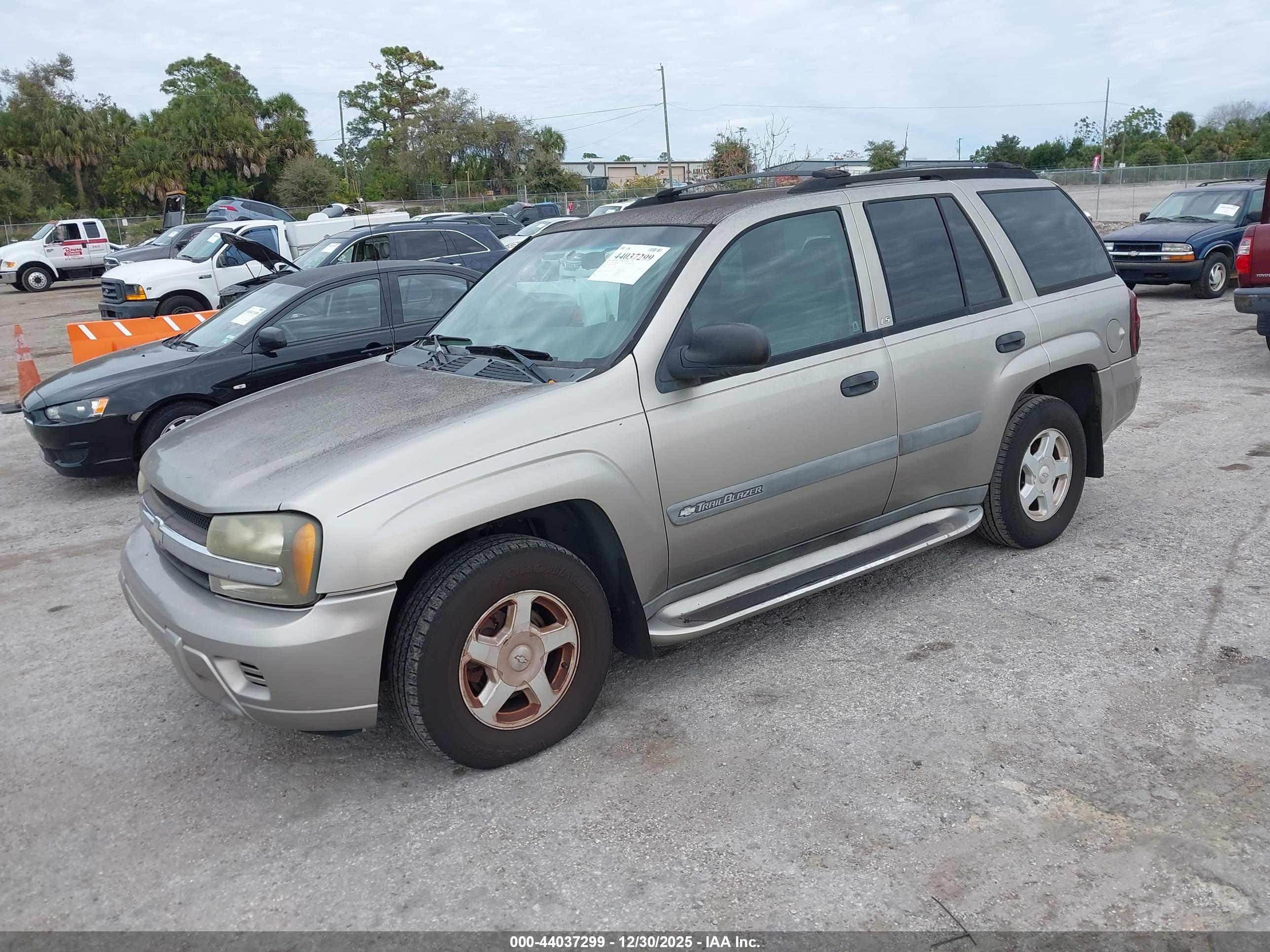 CHEVROLET TRAILBLAZER image 2