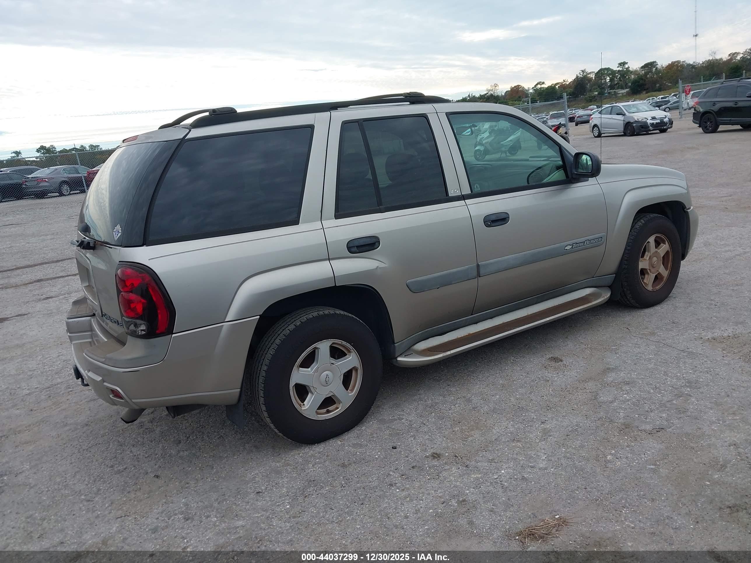 CHEVROLET TRAILBLAZER image 4