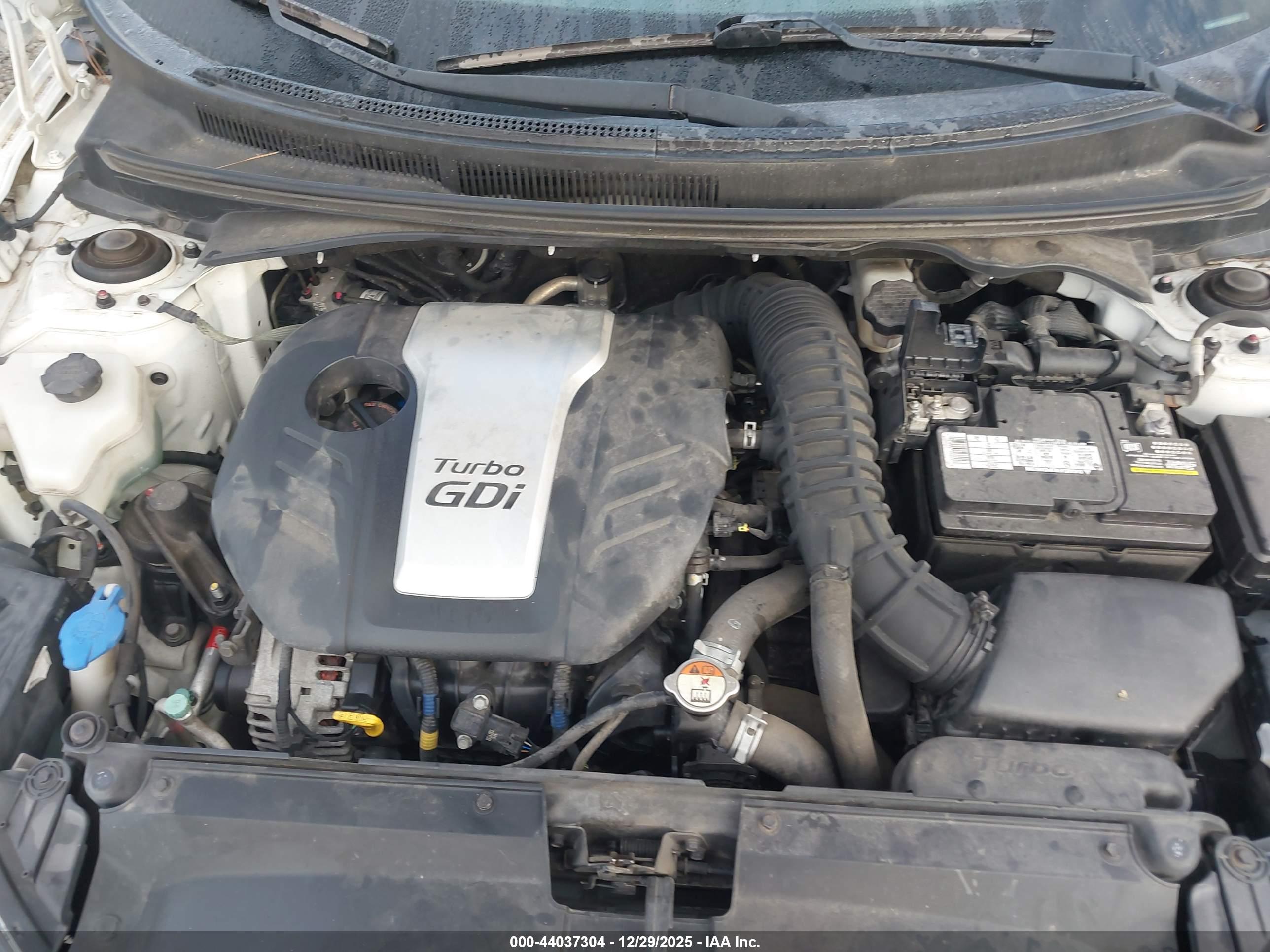 HYUNDAI VELOSTER image 10