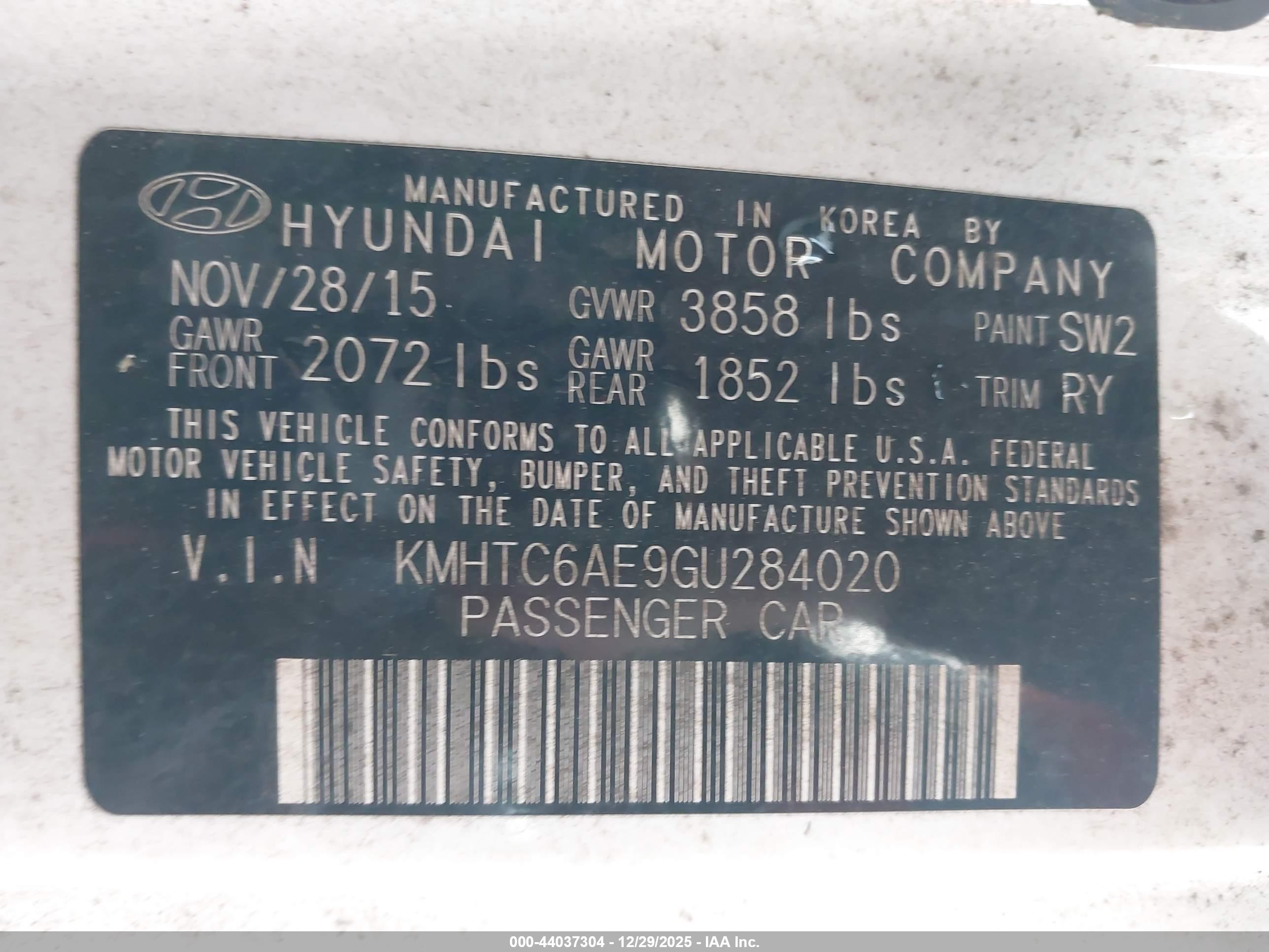 HYUNDAI VELOSTER image 9