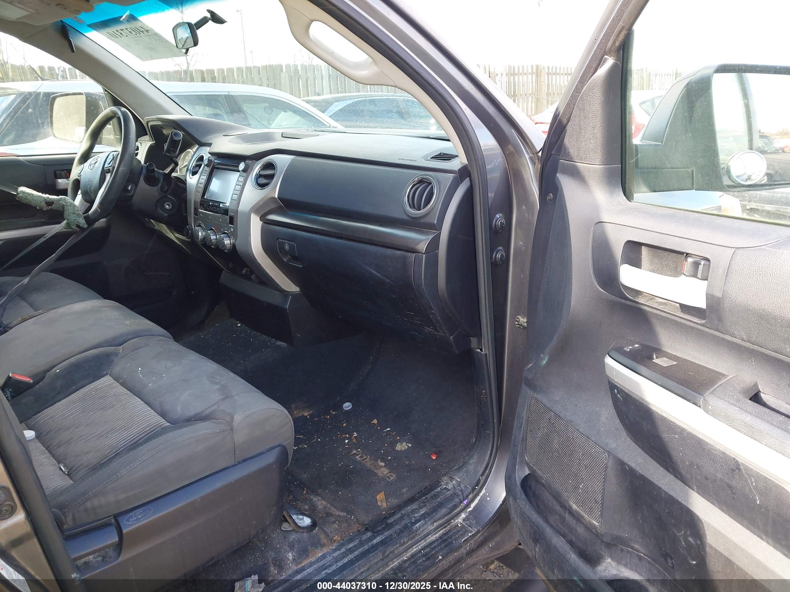 TOYOTA TUNDRA image 5