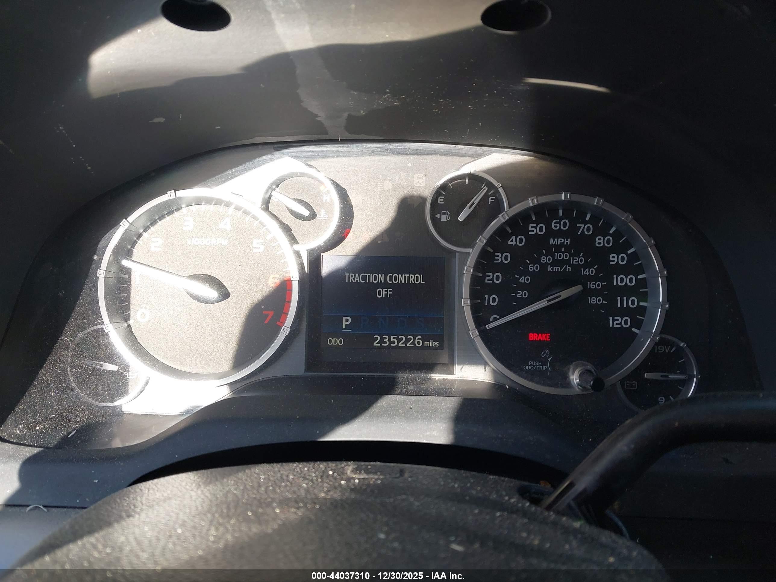 TOYOTA TUNDRA image 7