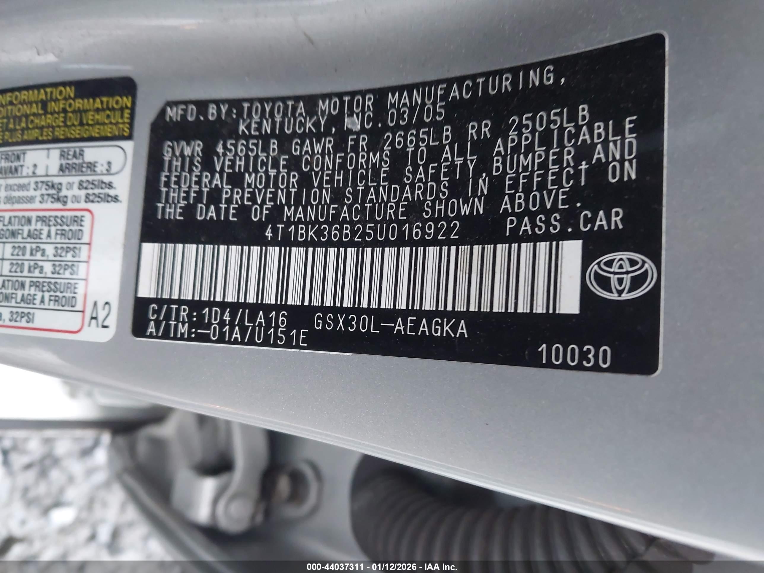 TOYOTA AVALON image 9