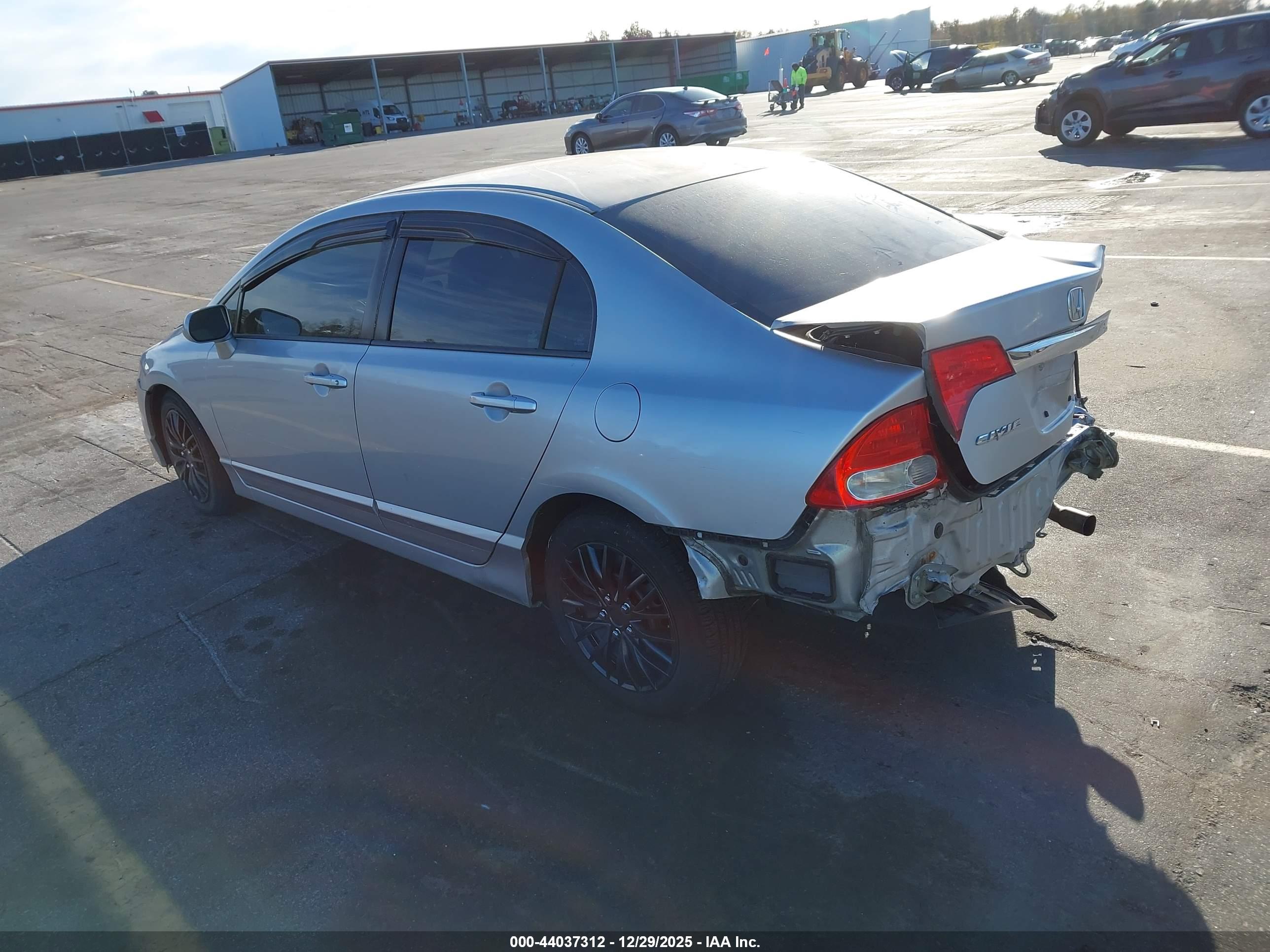 HONDA CIVIC image 3