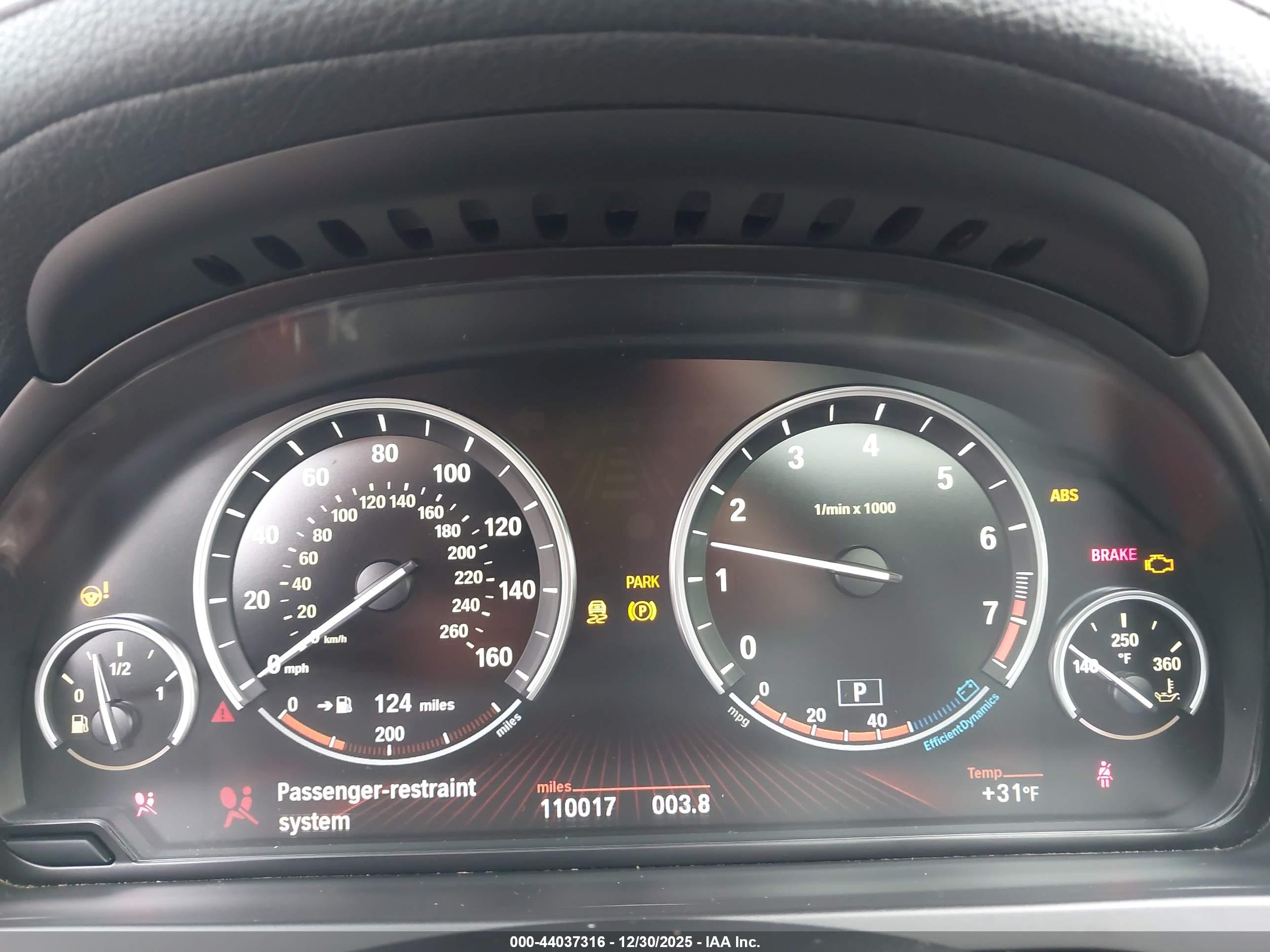 BMW 750I image 7