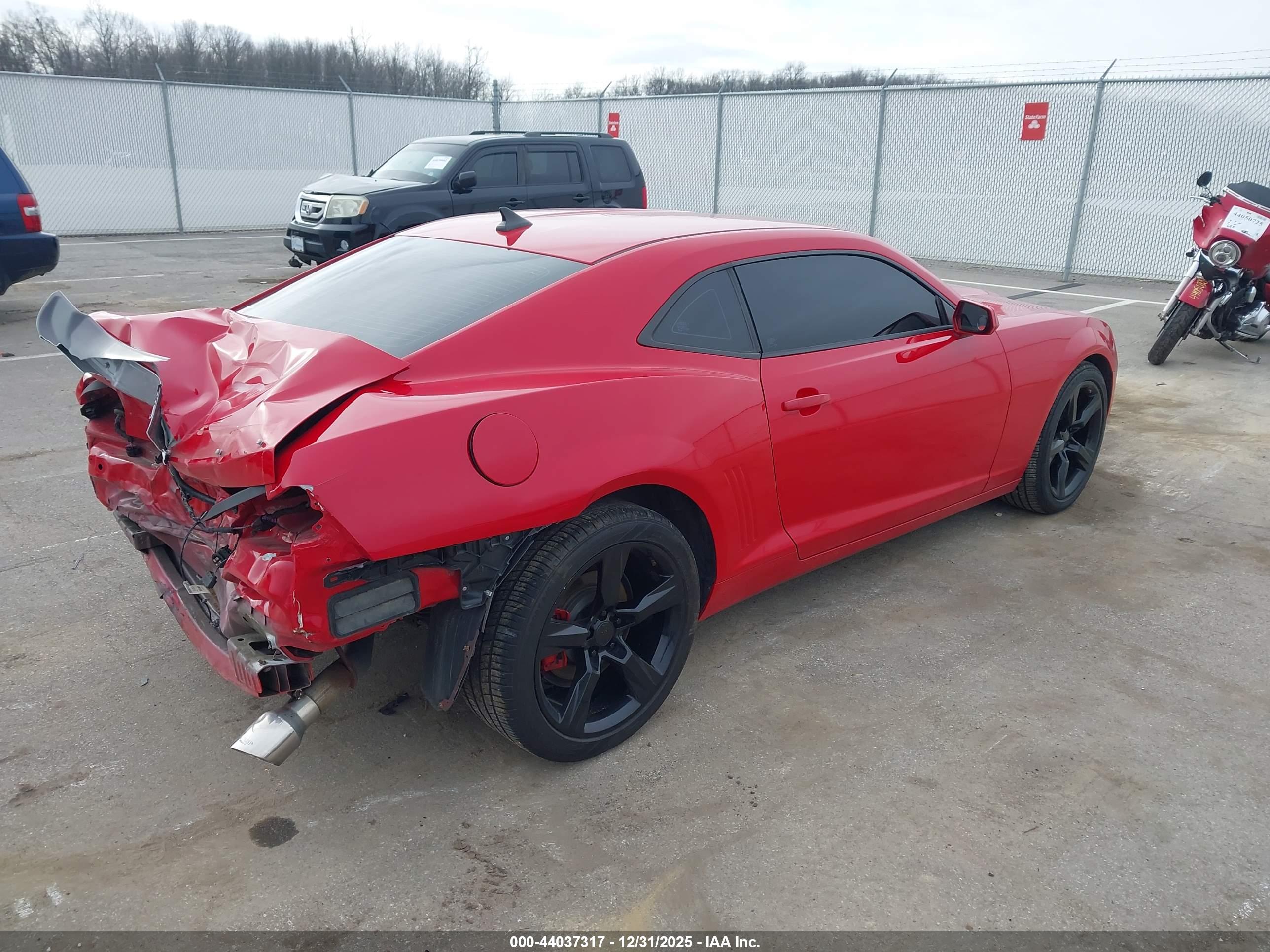 CHEVROLET CAMARO image 4