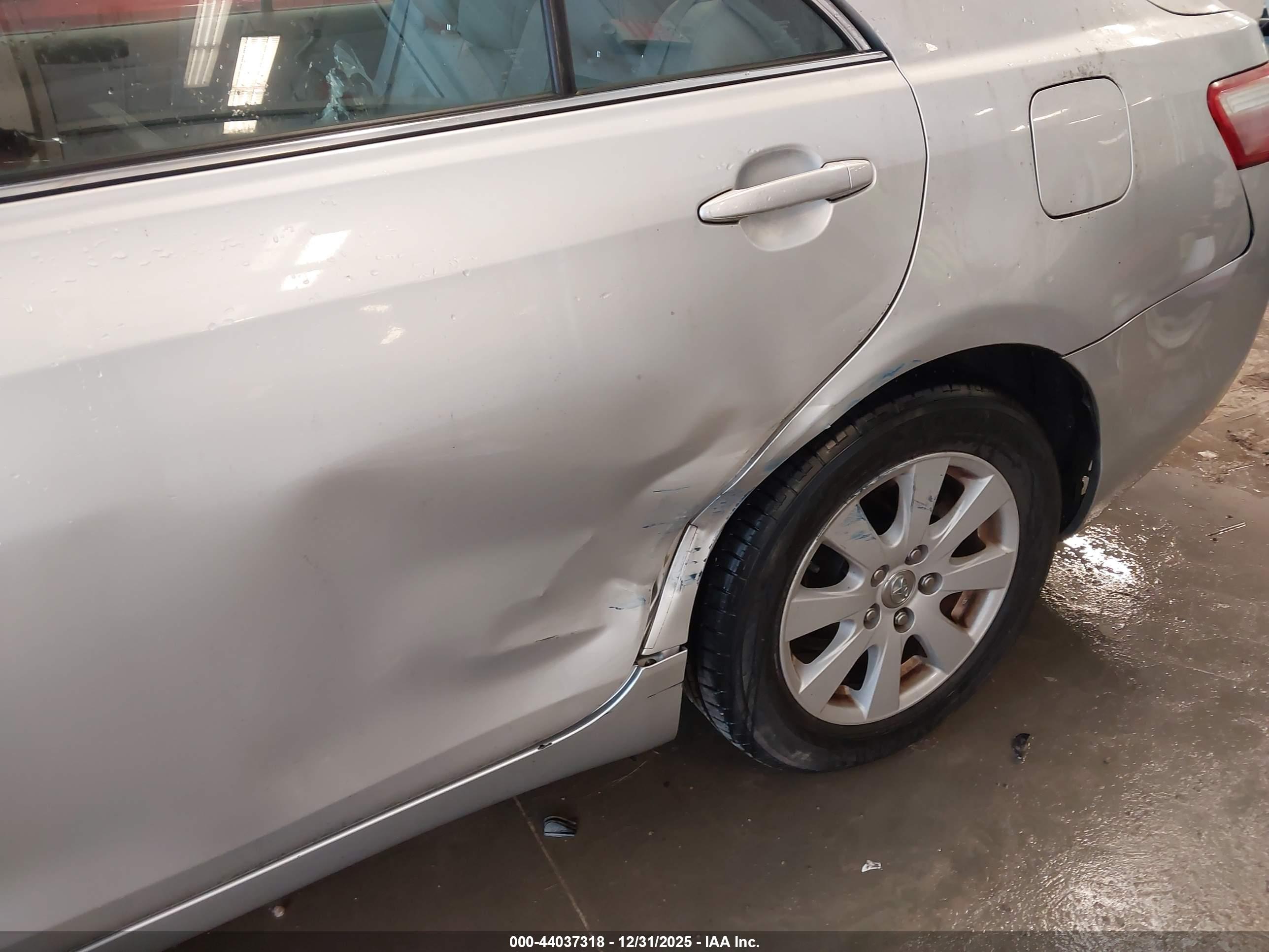 TOYOTA CAMRY image 6