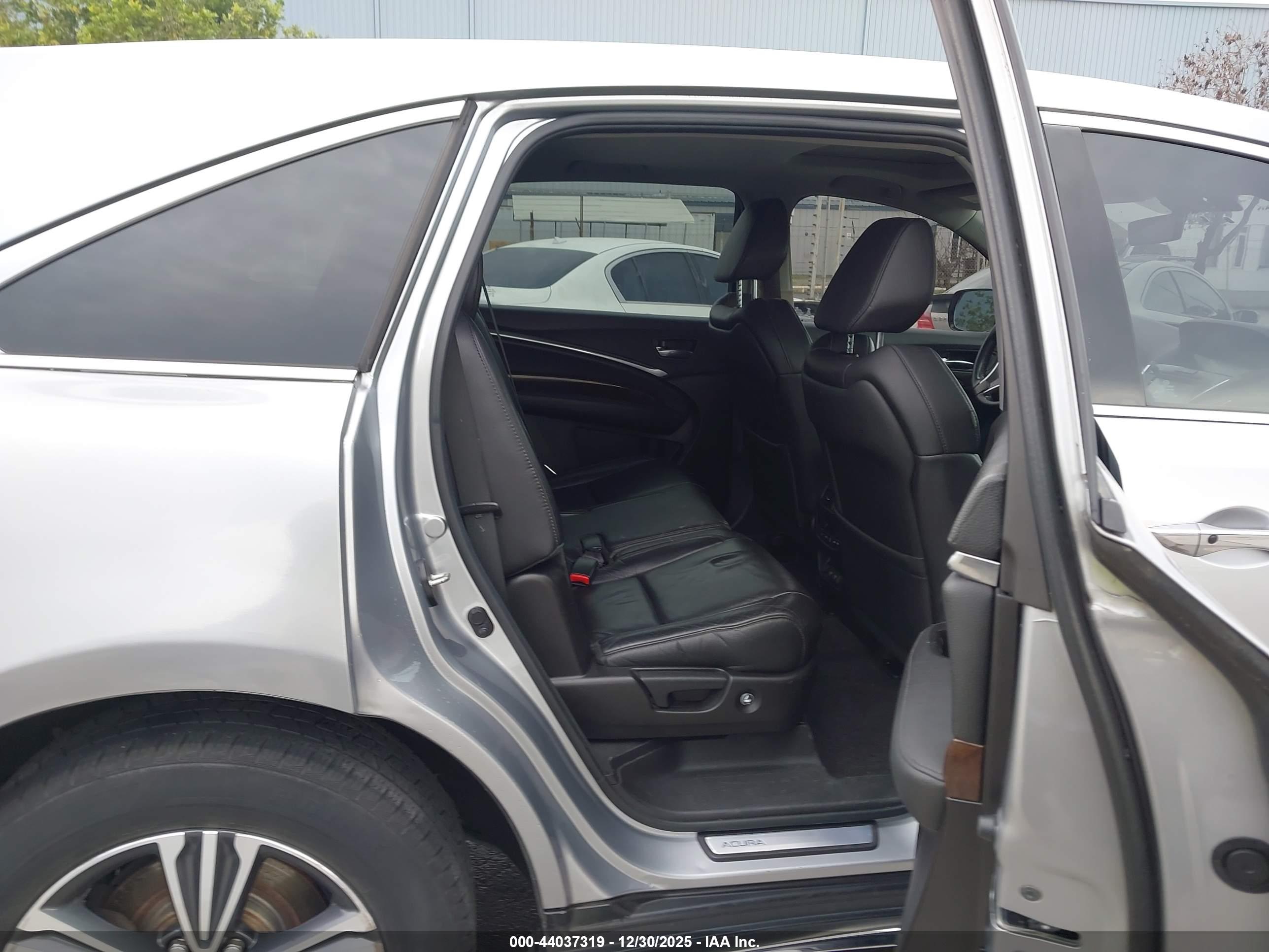 ACURA MDX image 8