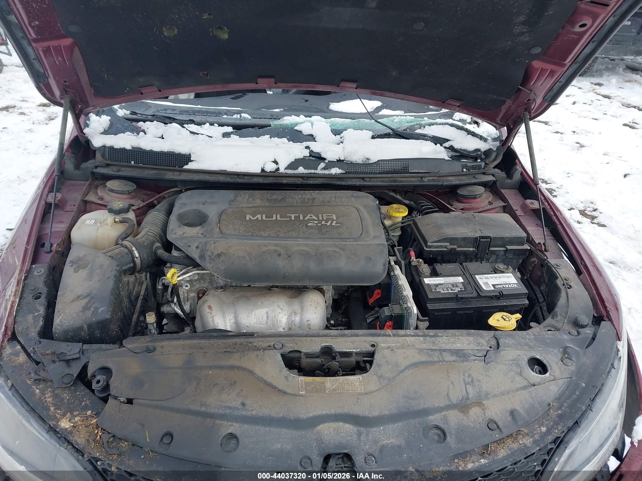 CHRYSLER 200 image 10