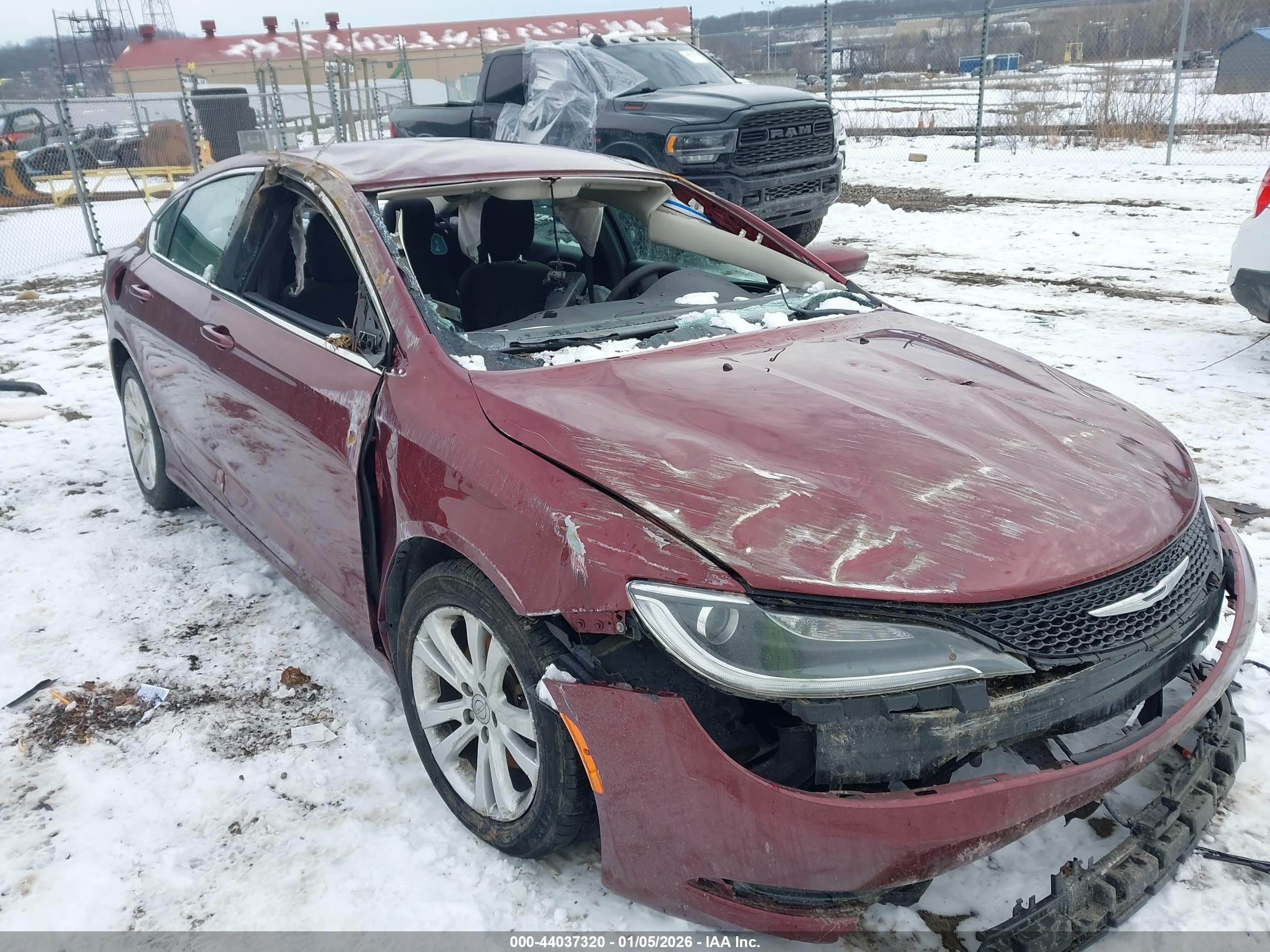 CHRYSLER 200 image 6
