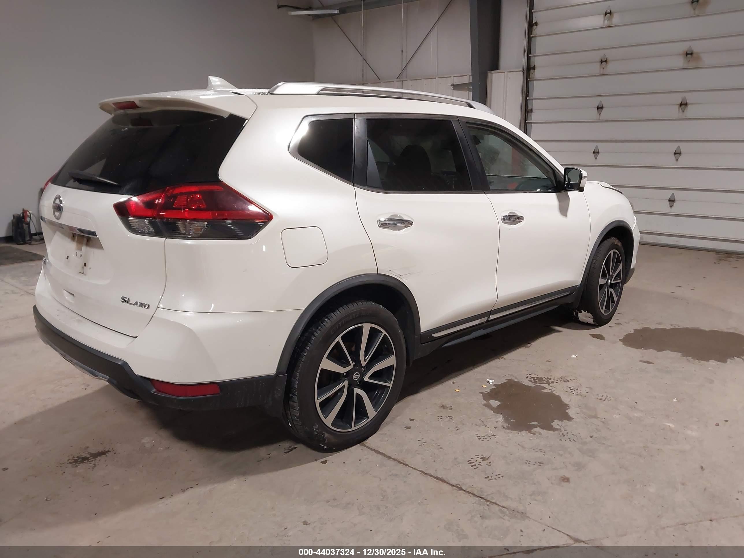 NISSAN ROGUE image 4