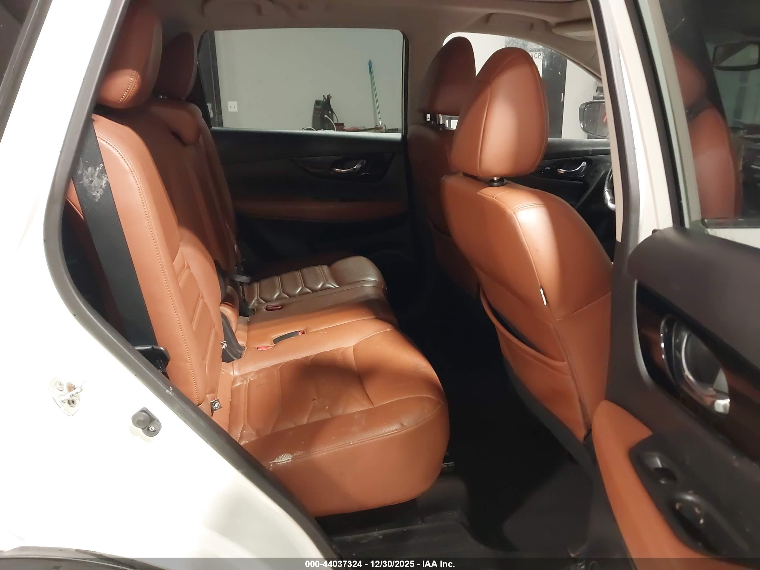 NISSAN ROGUE image 8