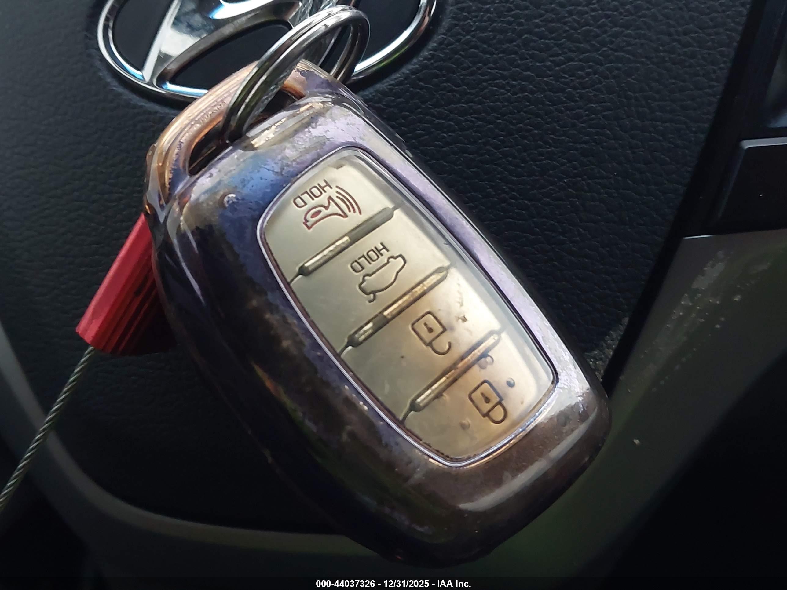 HYUNDAI ELANTRA image 11