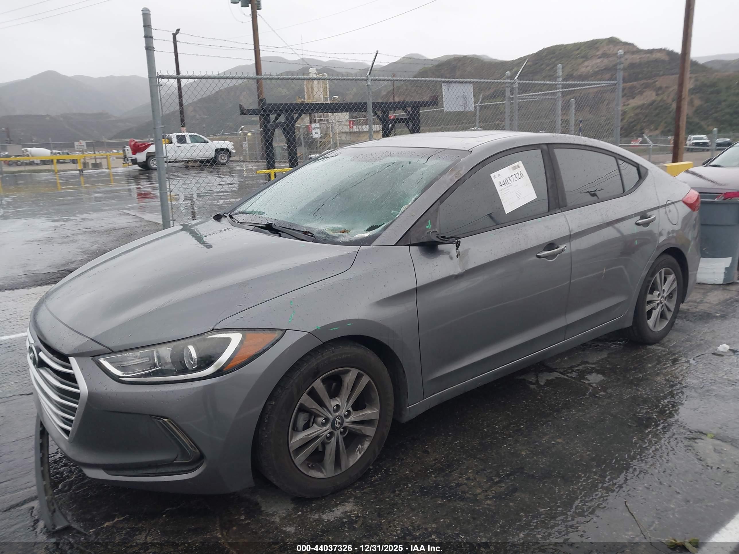 HYUNDAI ELANTRA image 2