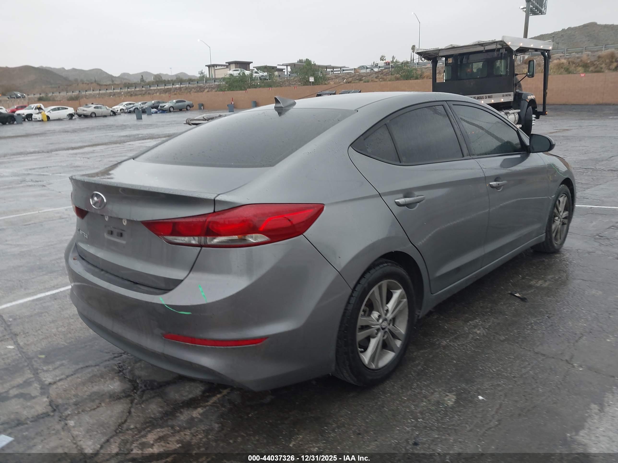 HYUNDAI ELANTRA image 4