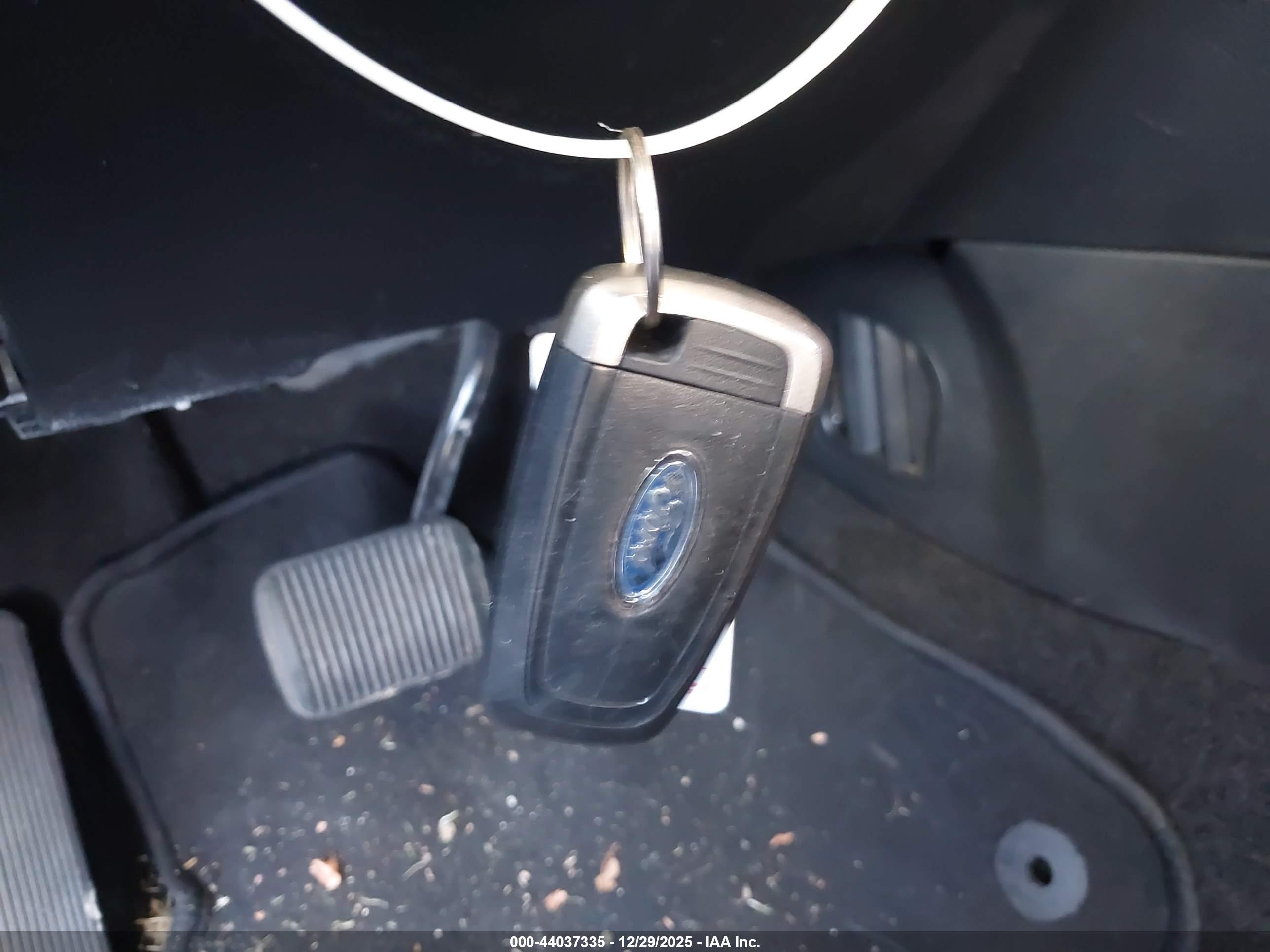 FORD EXPLORER image 11