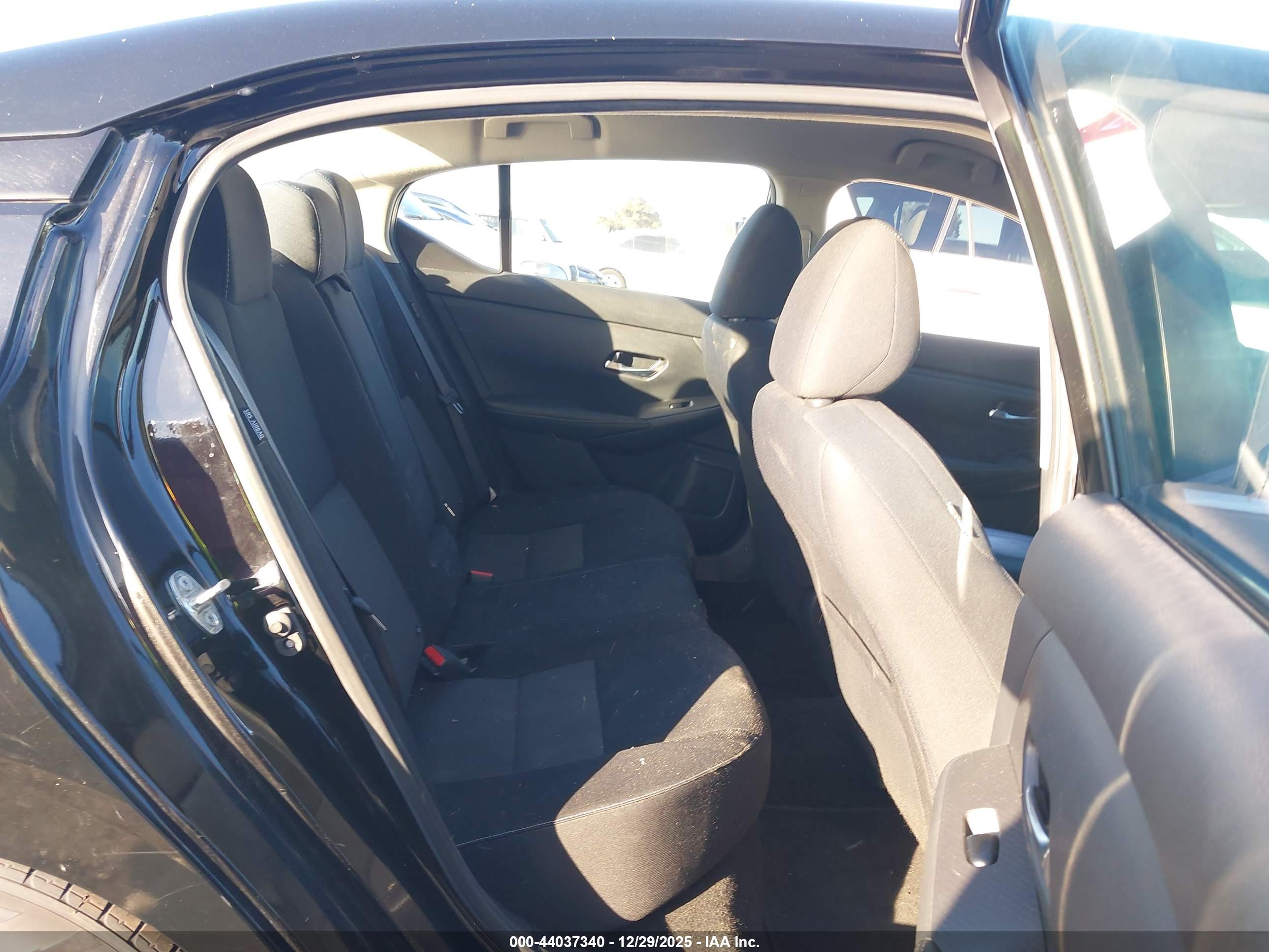 NISSAN SENTRA image 8