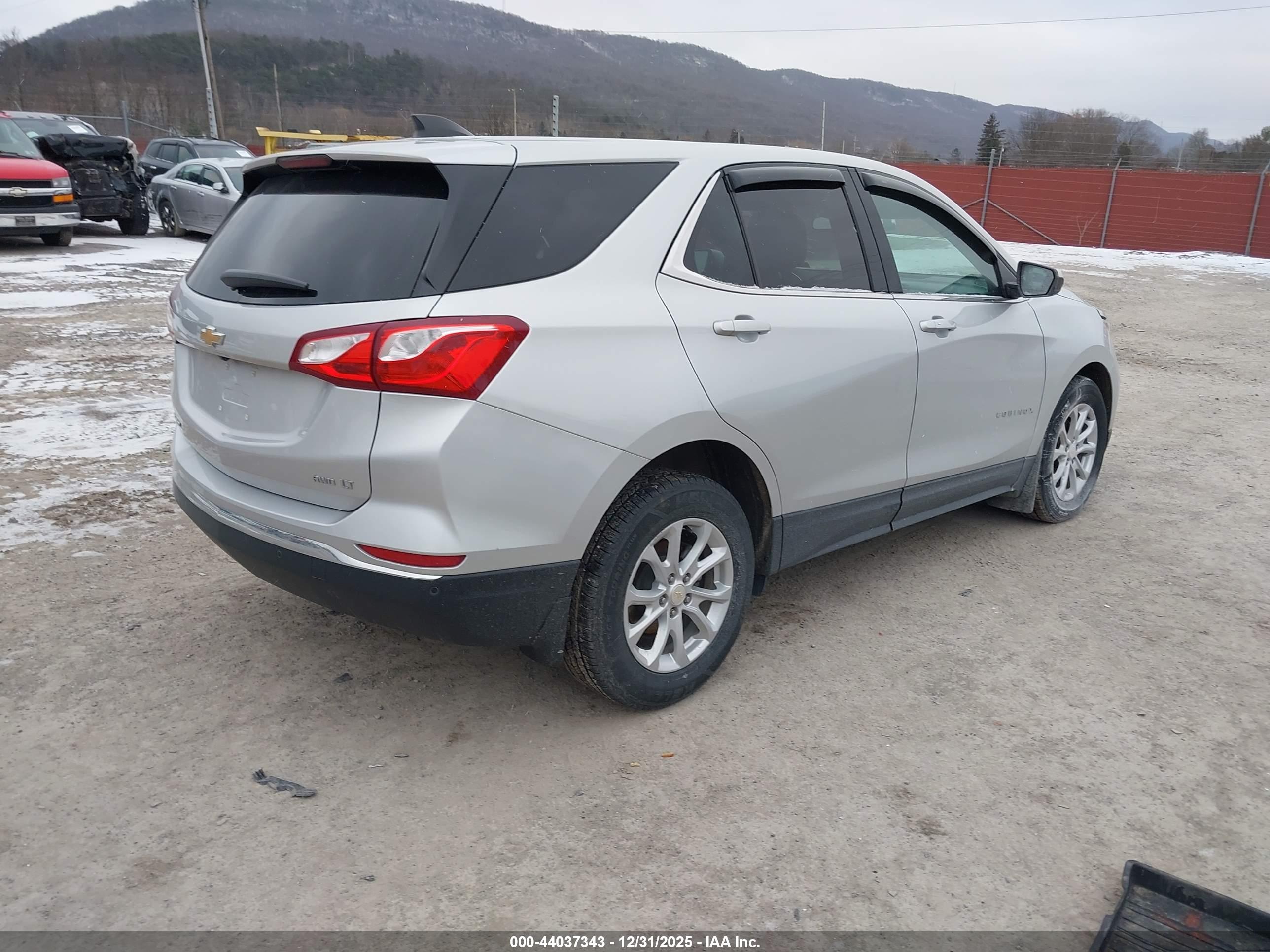 CHEVROLET EQUINOX image 4