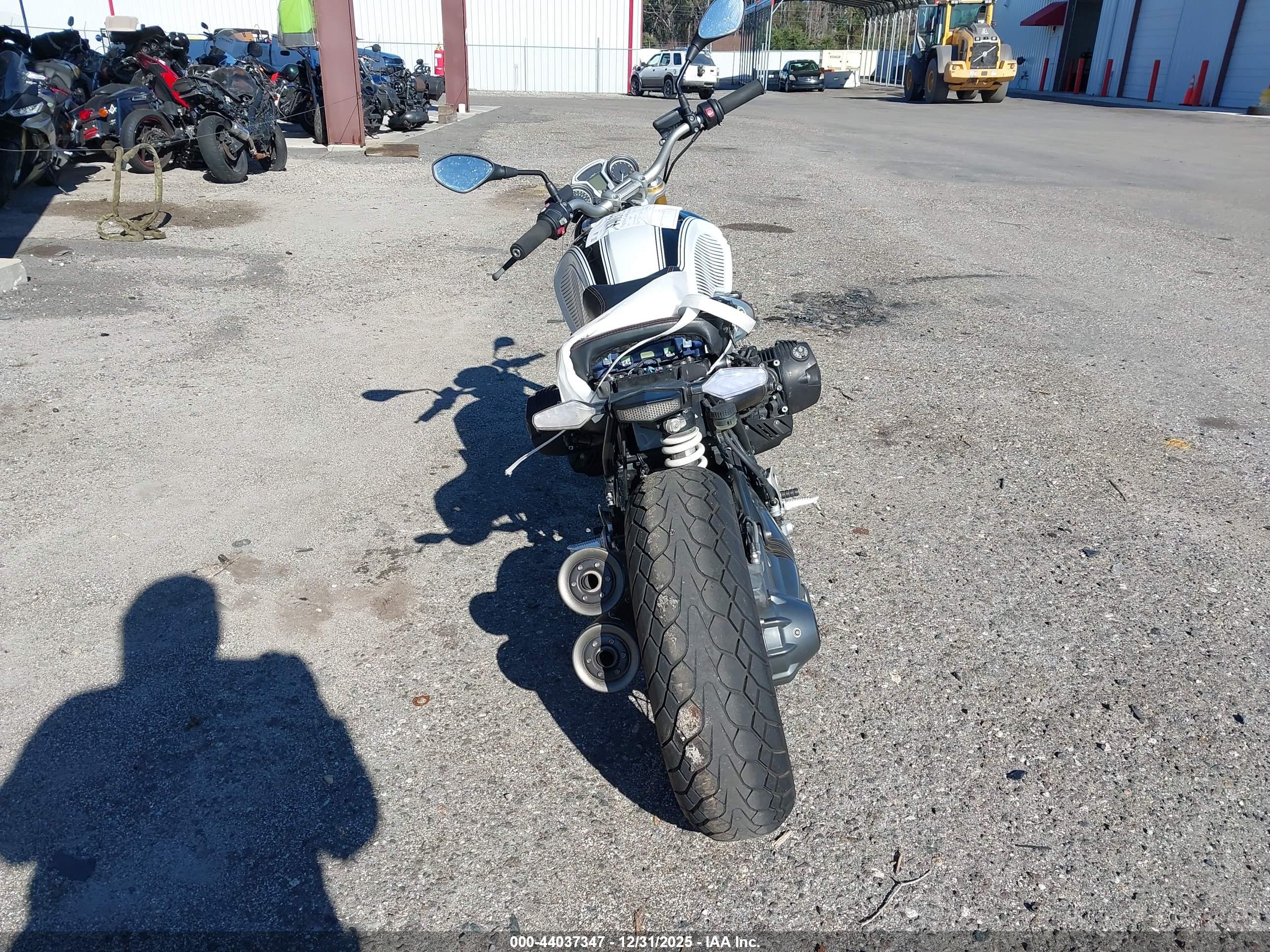 BMW R image 6