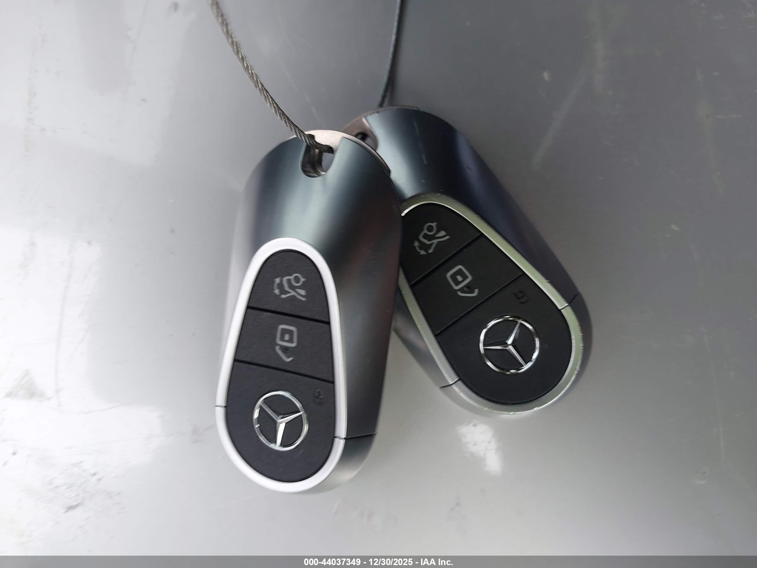 MERCEDES-BENZ C image 11
