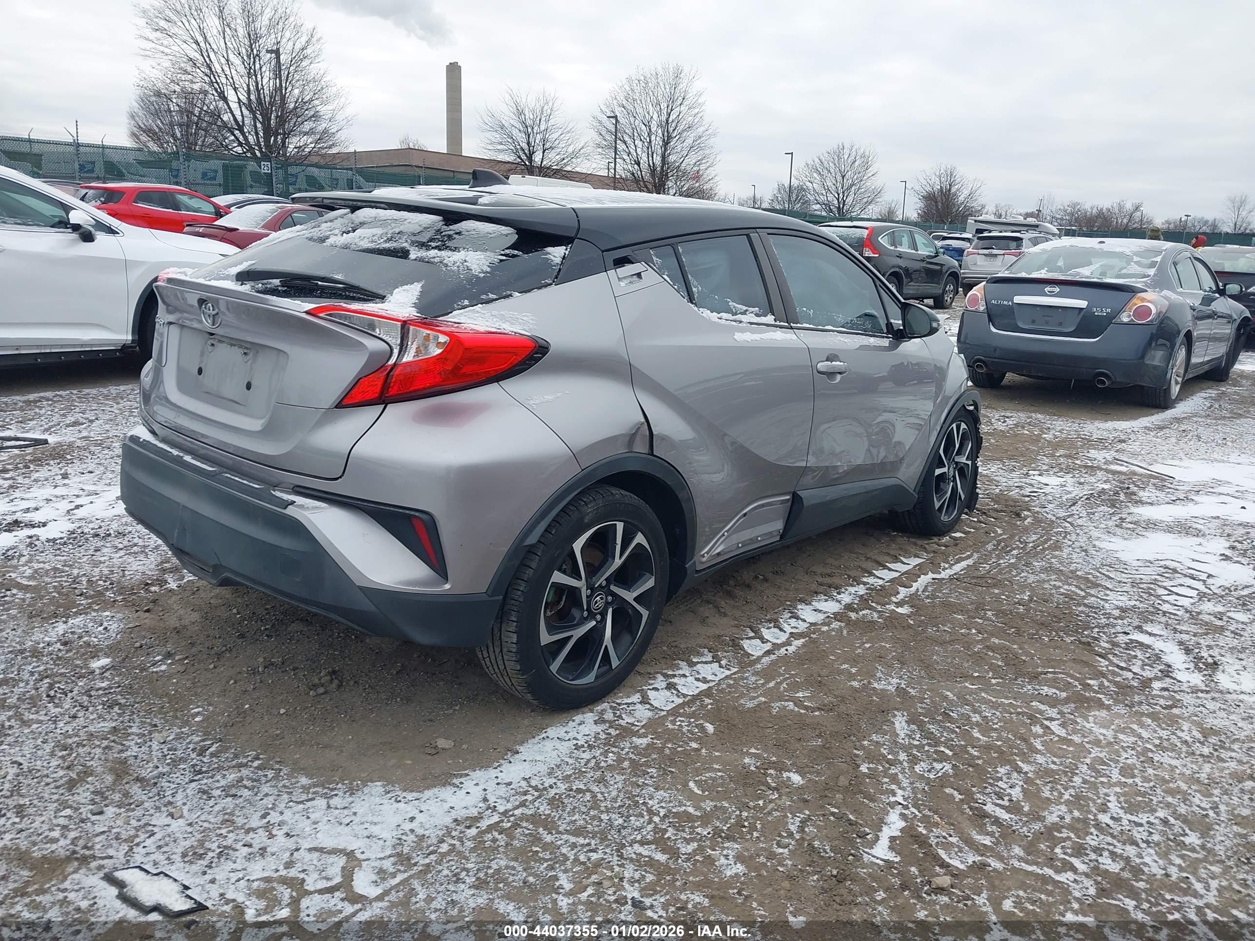TOYOTA C-HR image 4