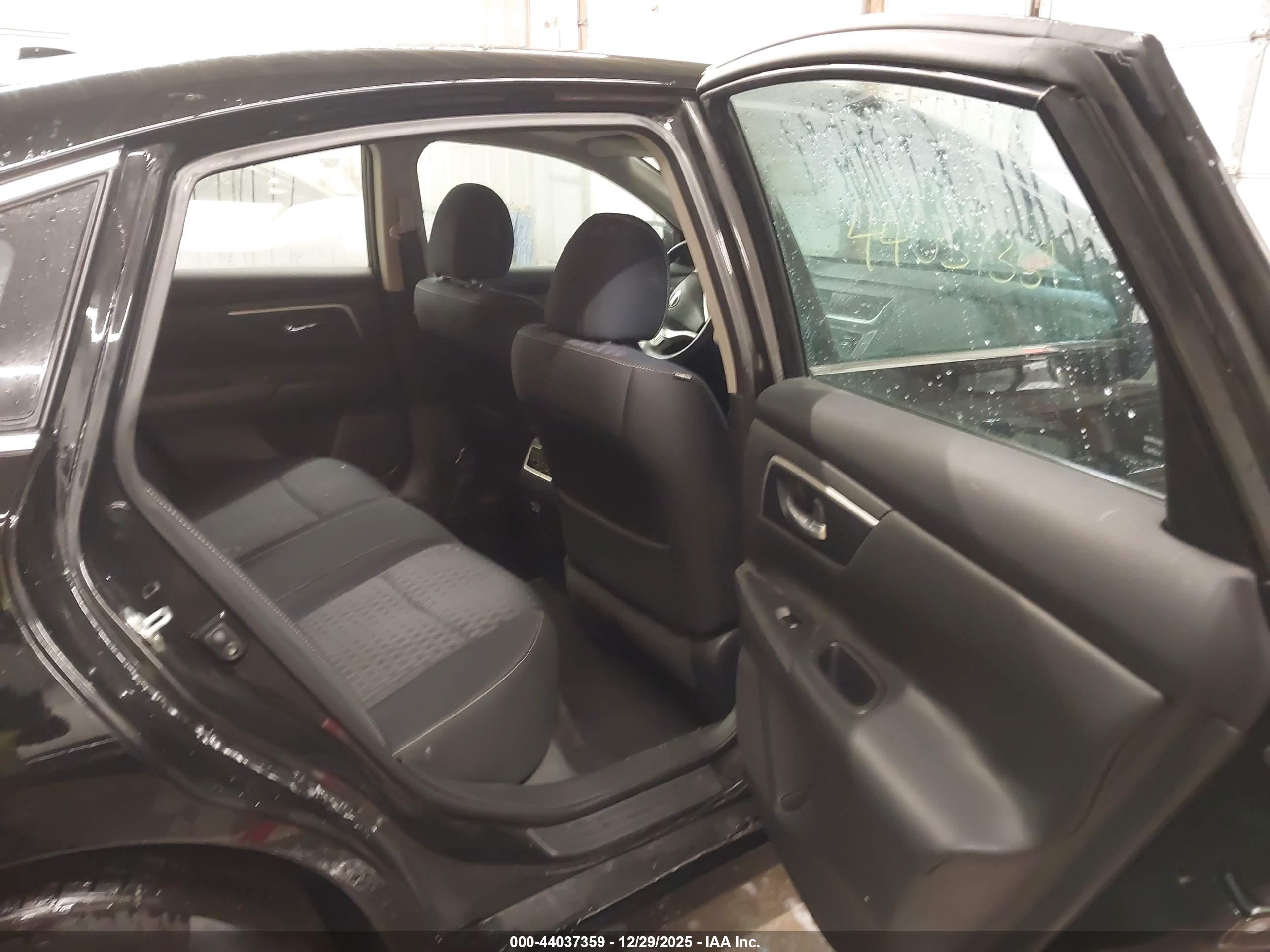 NISSAN ALTIMA image 8