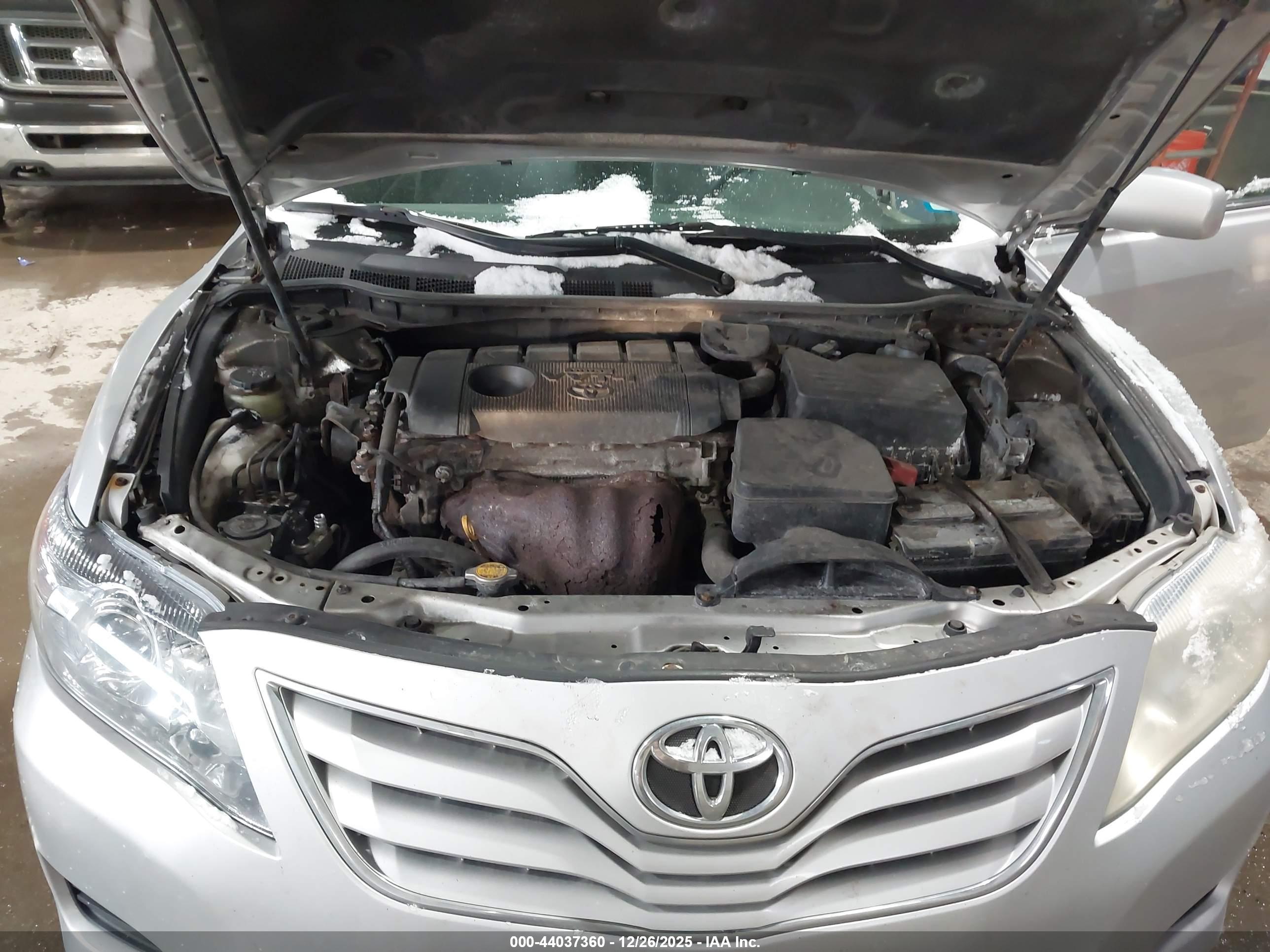 TOYOTA CAMRY image 10