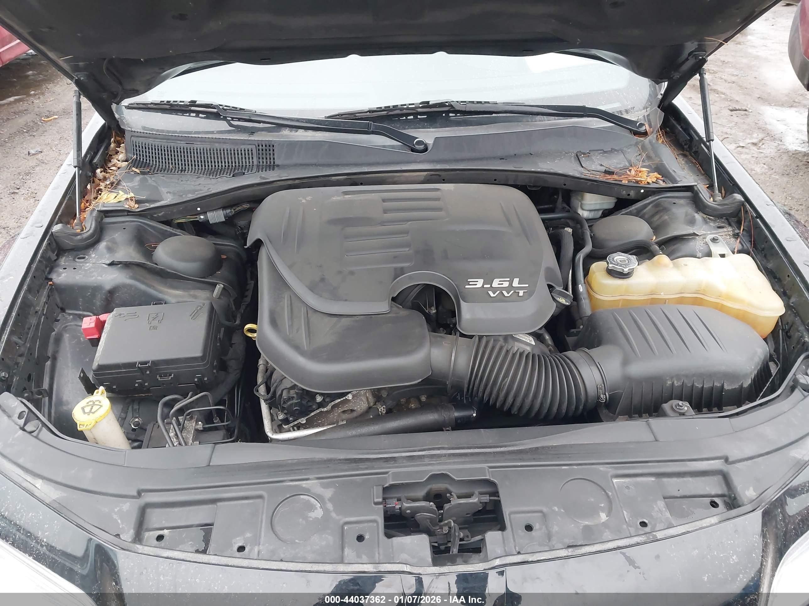 CHRYSLER 300 image 10