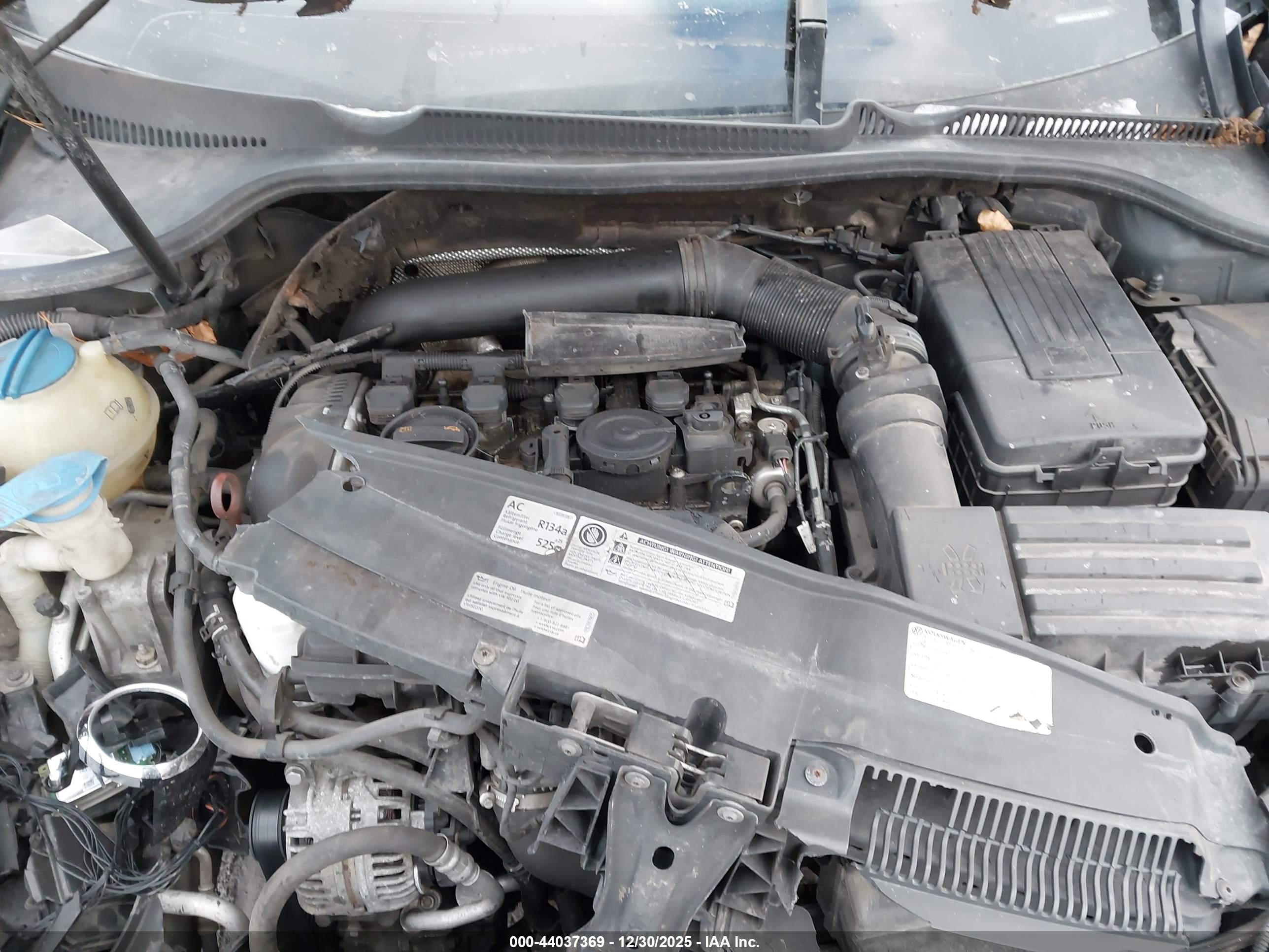 VOLKSWAGEN GTI image 10