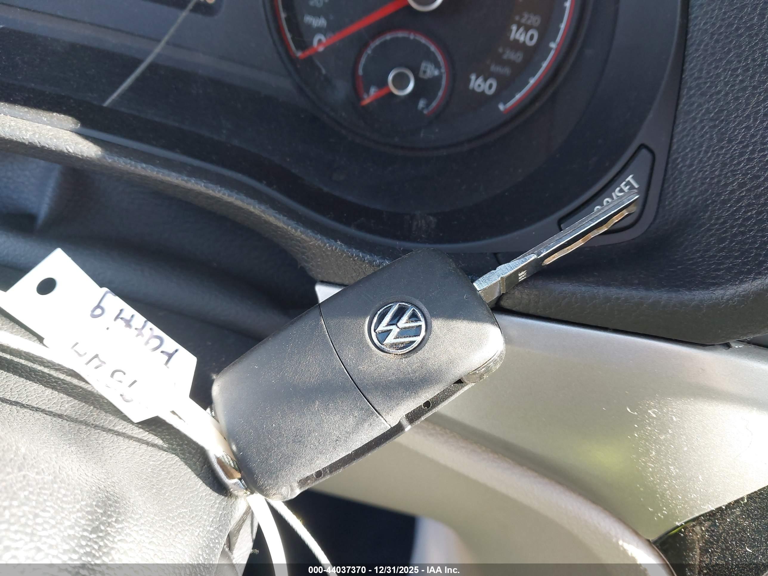 VOLKSWAGEN PASSAT image 11