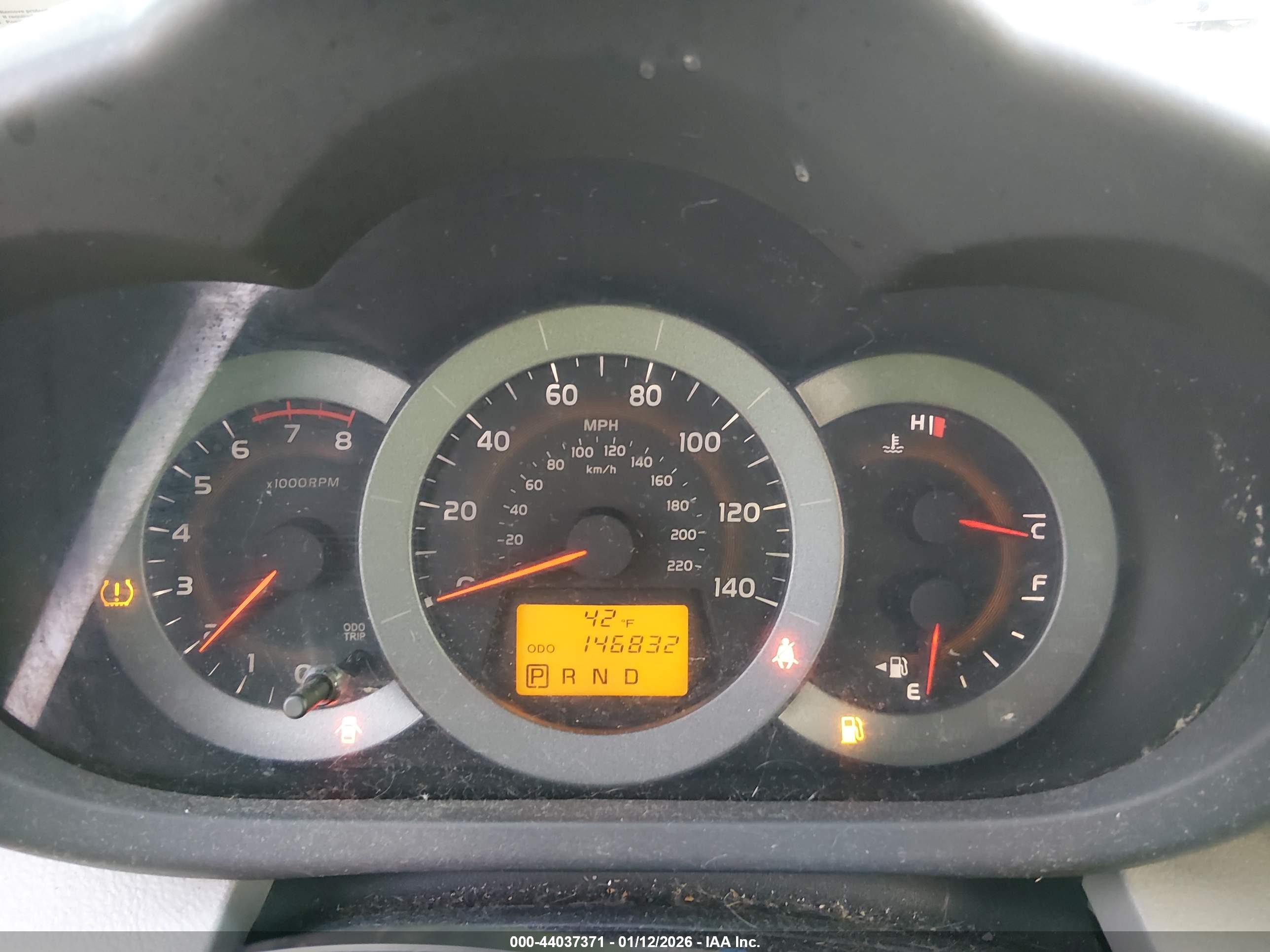 TOYOTA RAV4 image 7