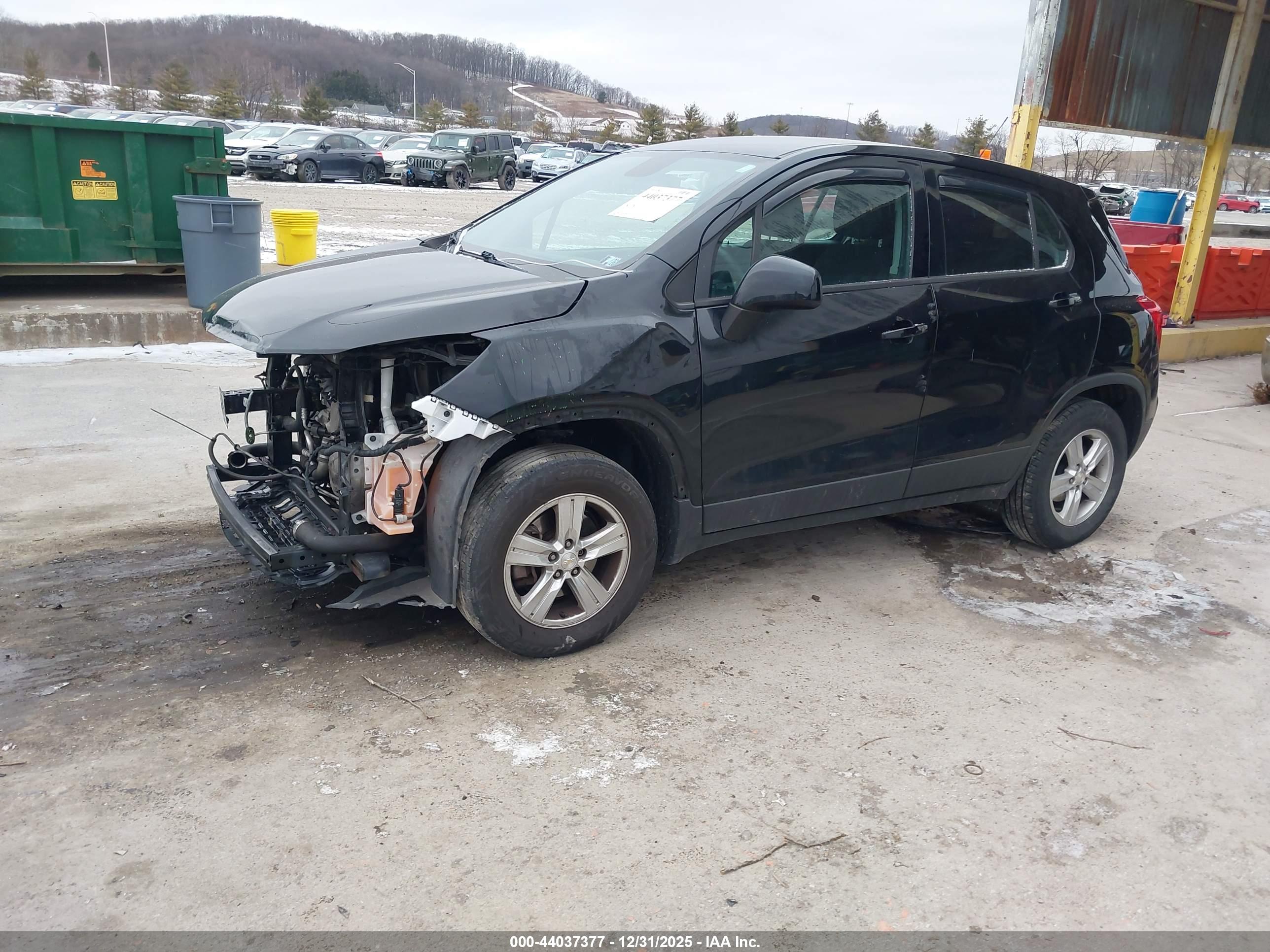 CHEVROLET TRAX image 2