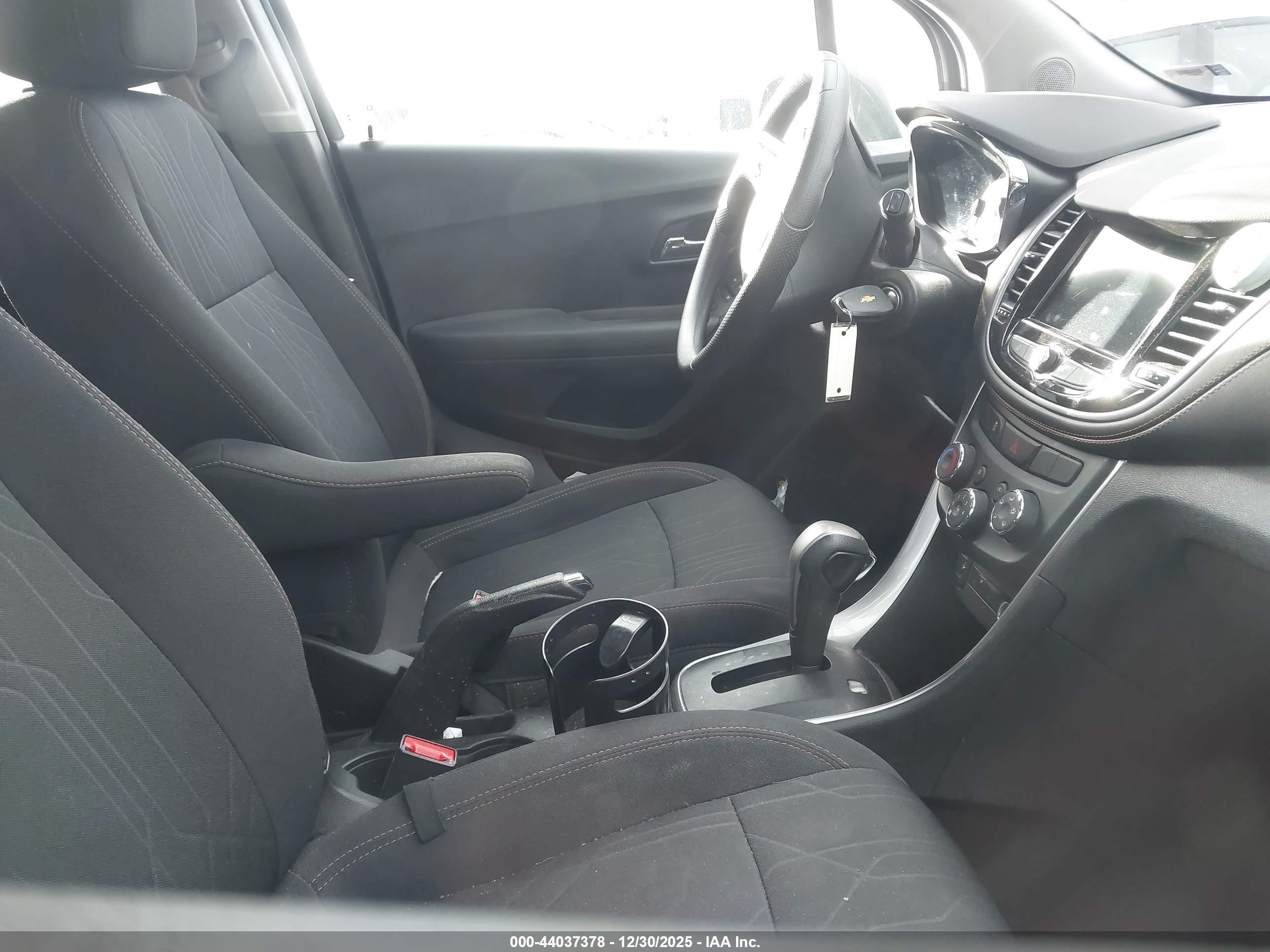 CHEVROLET TRAX image 5