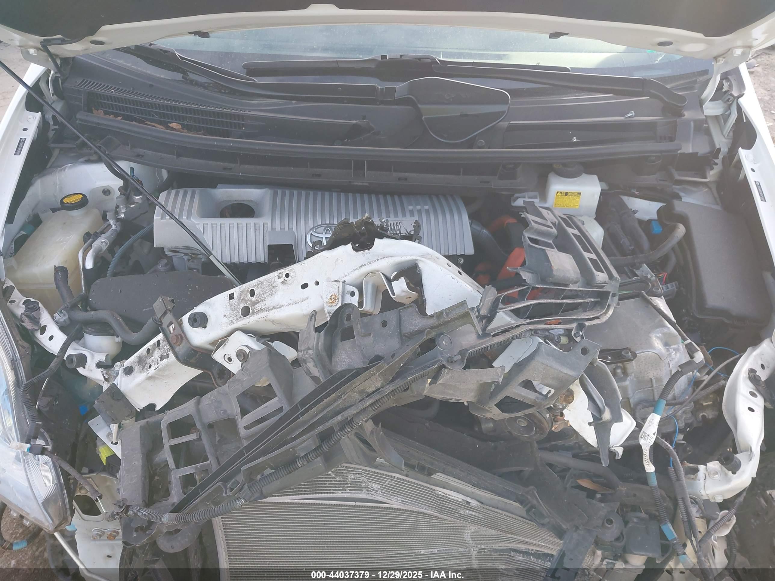 TOYOTA PRIUS image 10