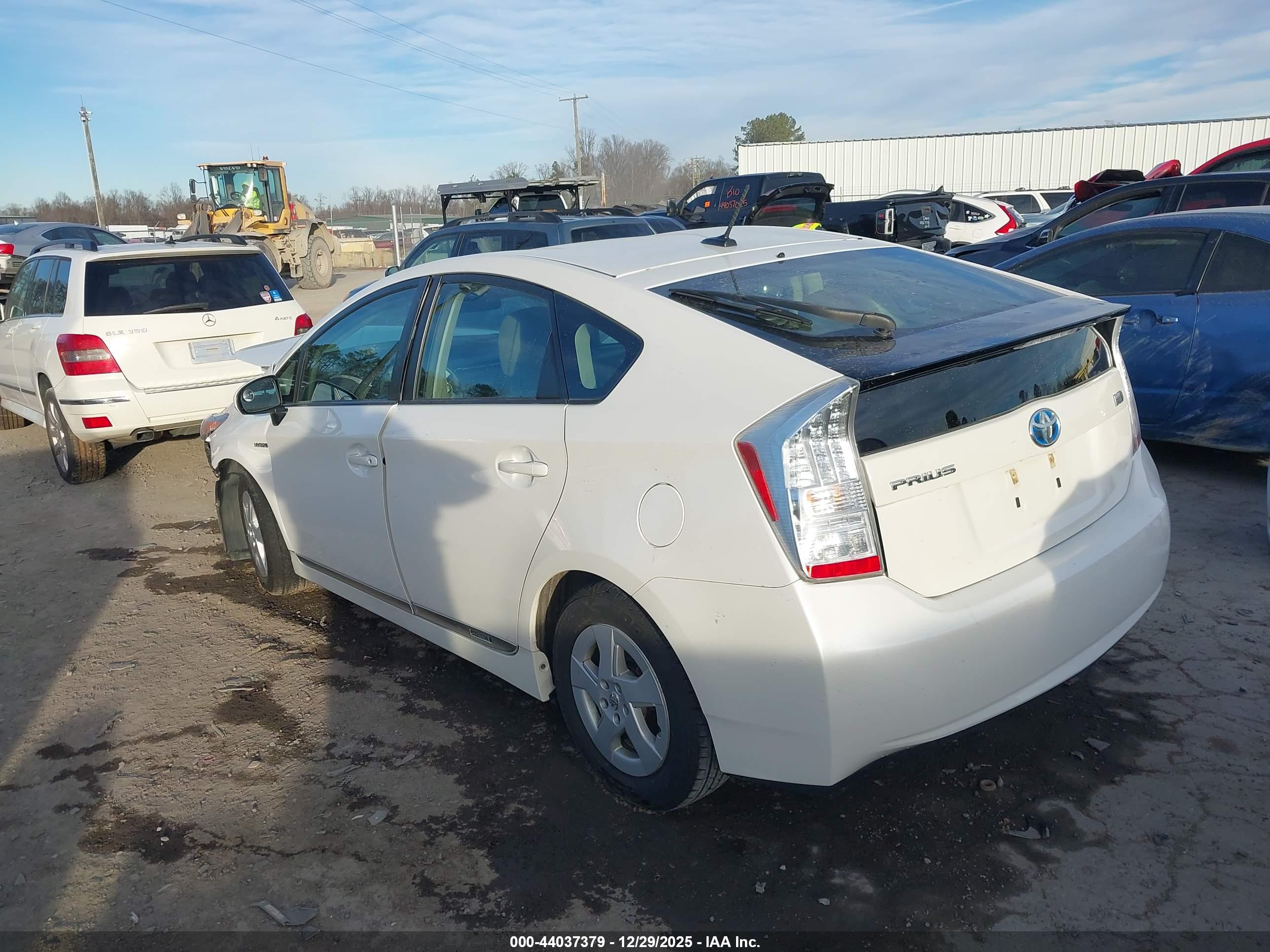 TOYOTA PRIUS image 3