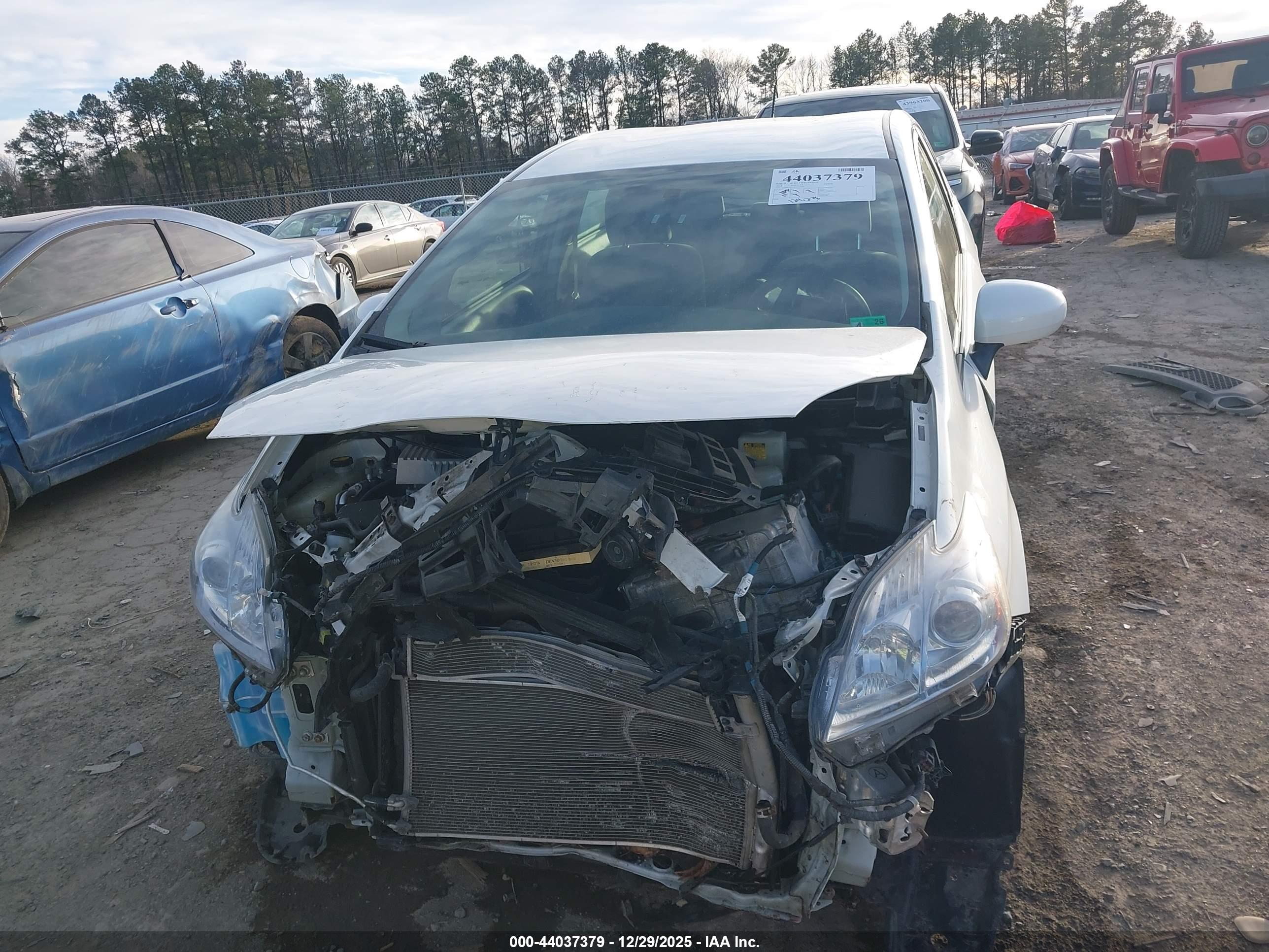 TOYOTA PRIUS image 6