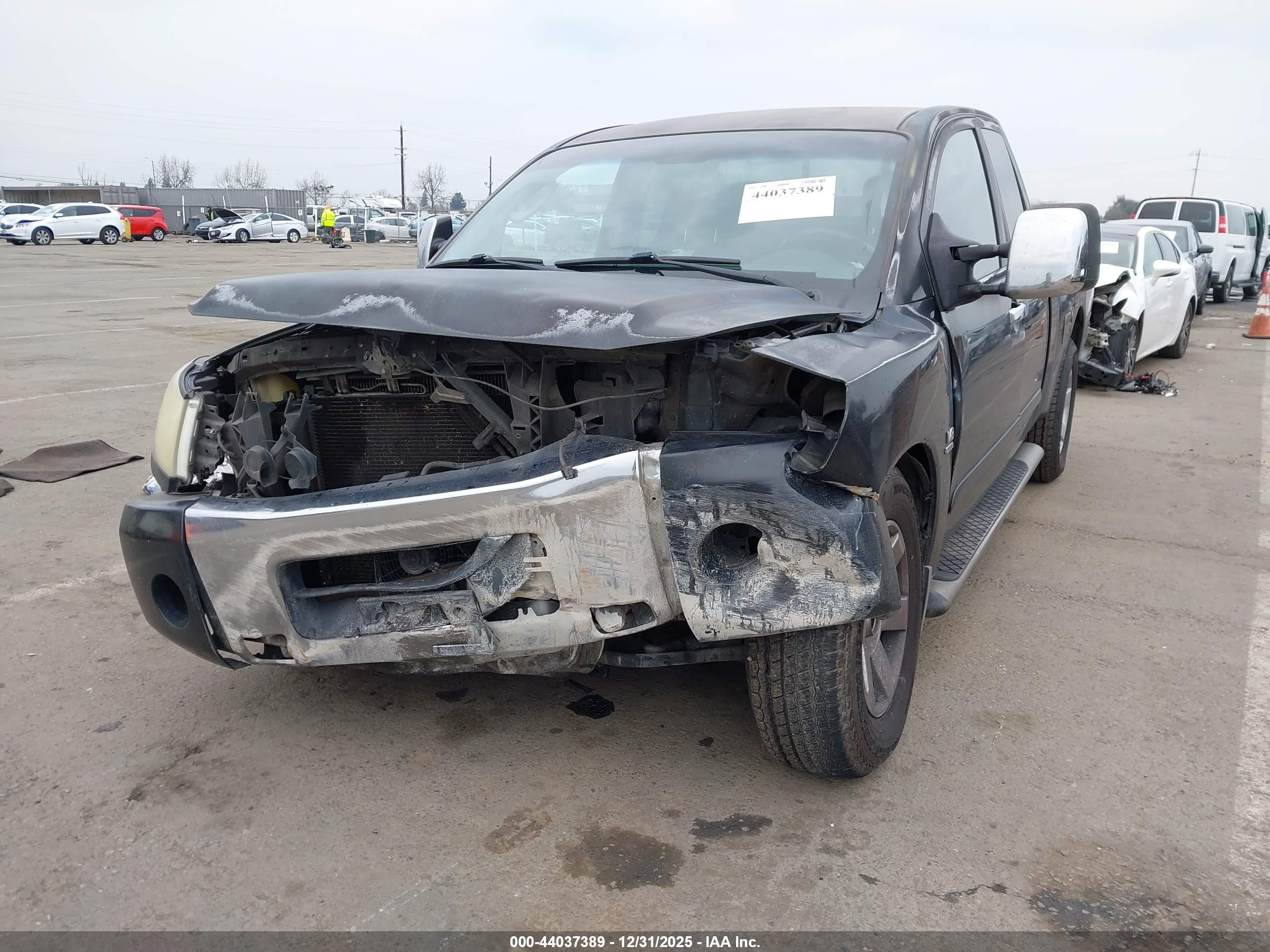 NISSAN TITAN image 2