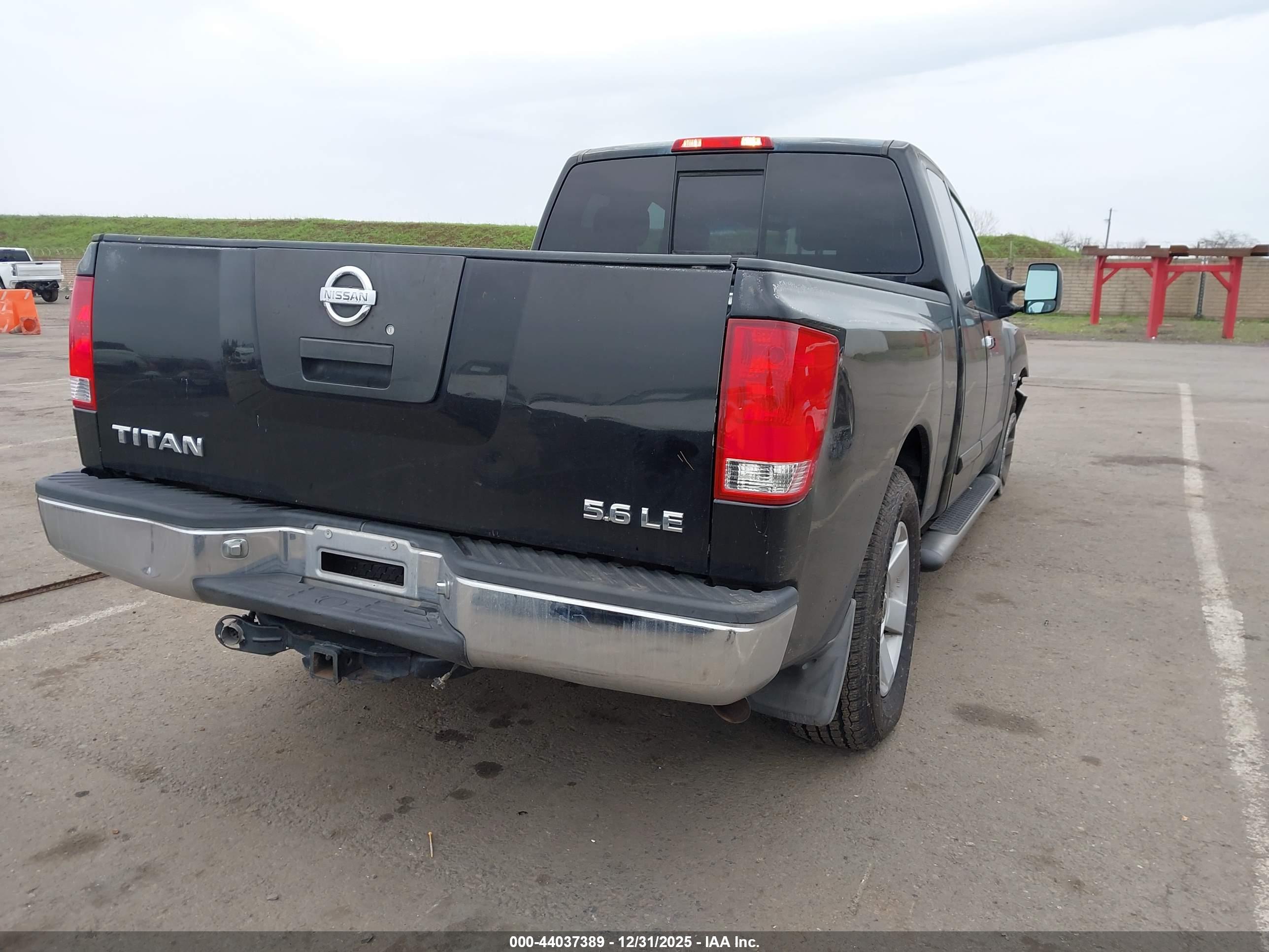 NISSAN TITAN image 4