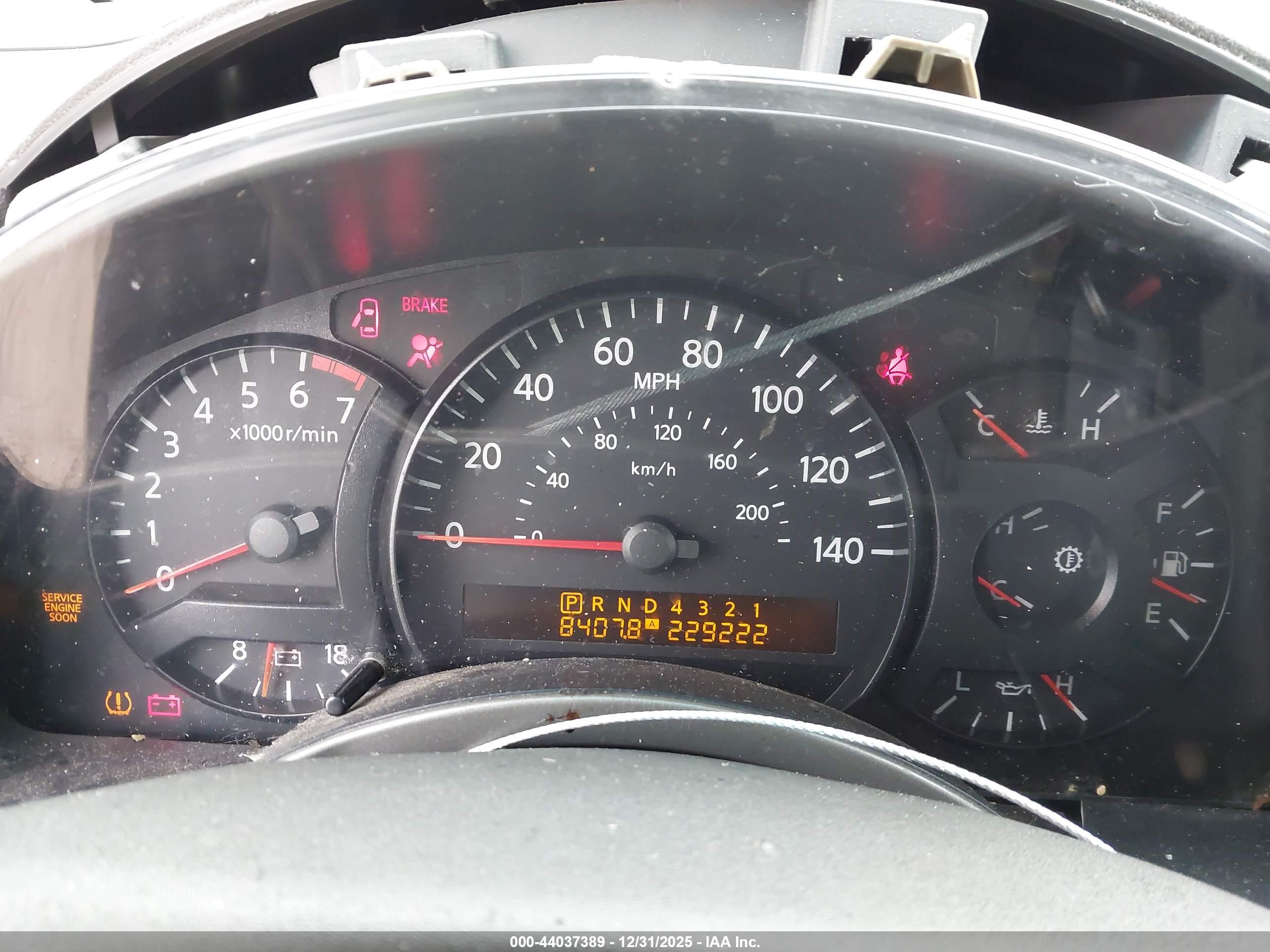 NISSAN TITAN image 7