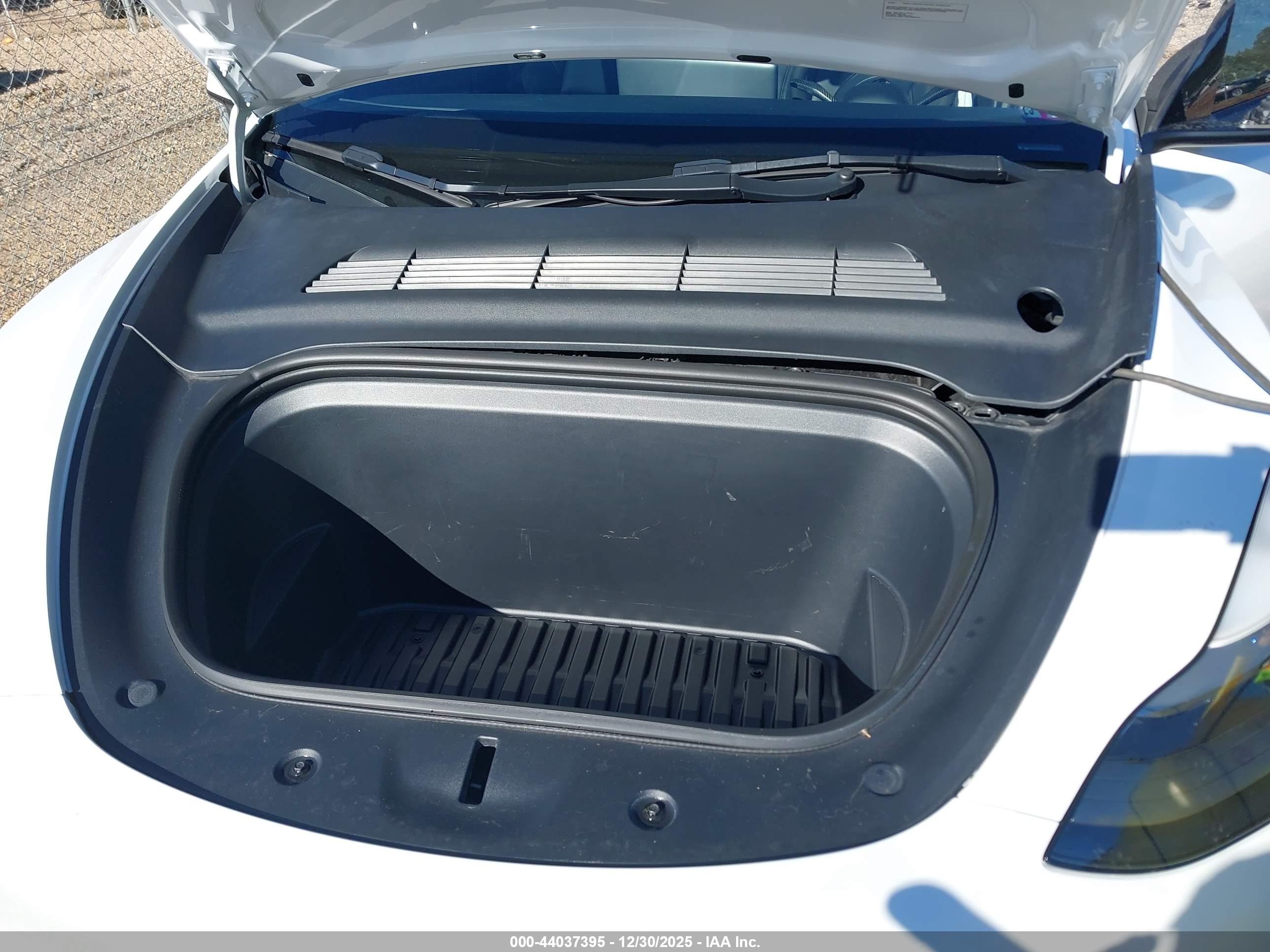 TESLA MODEL image 10