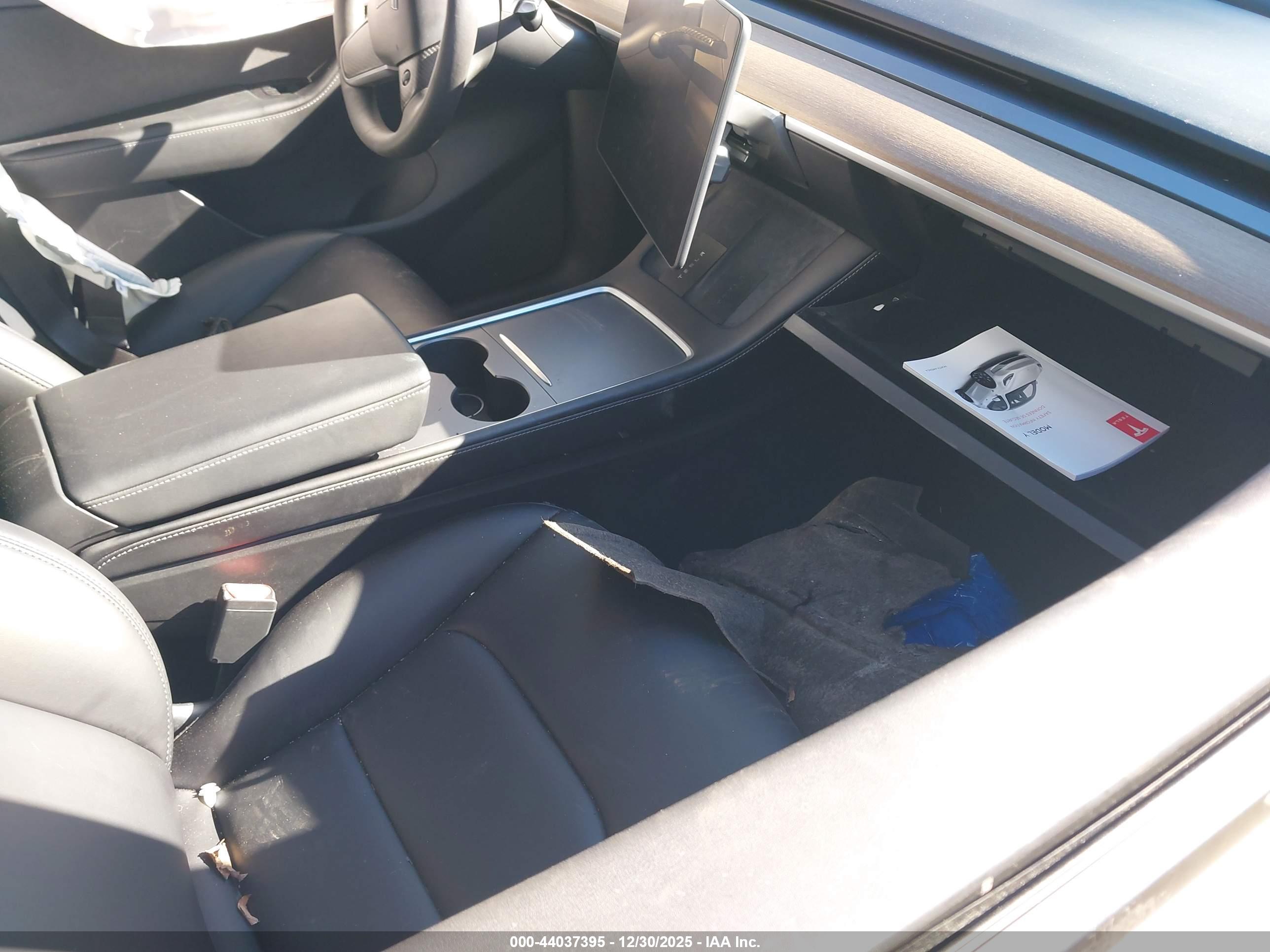 TESLA MODEL image 5