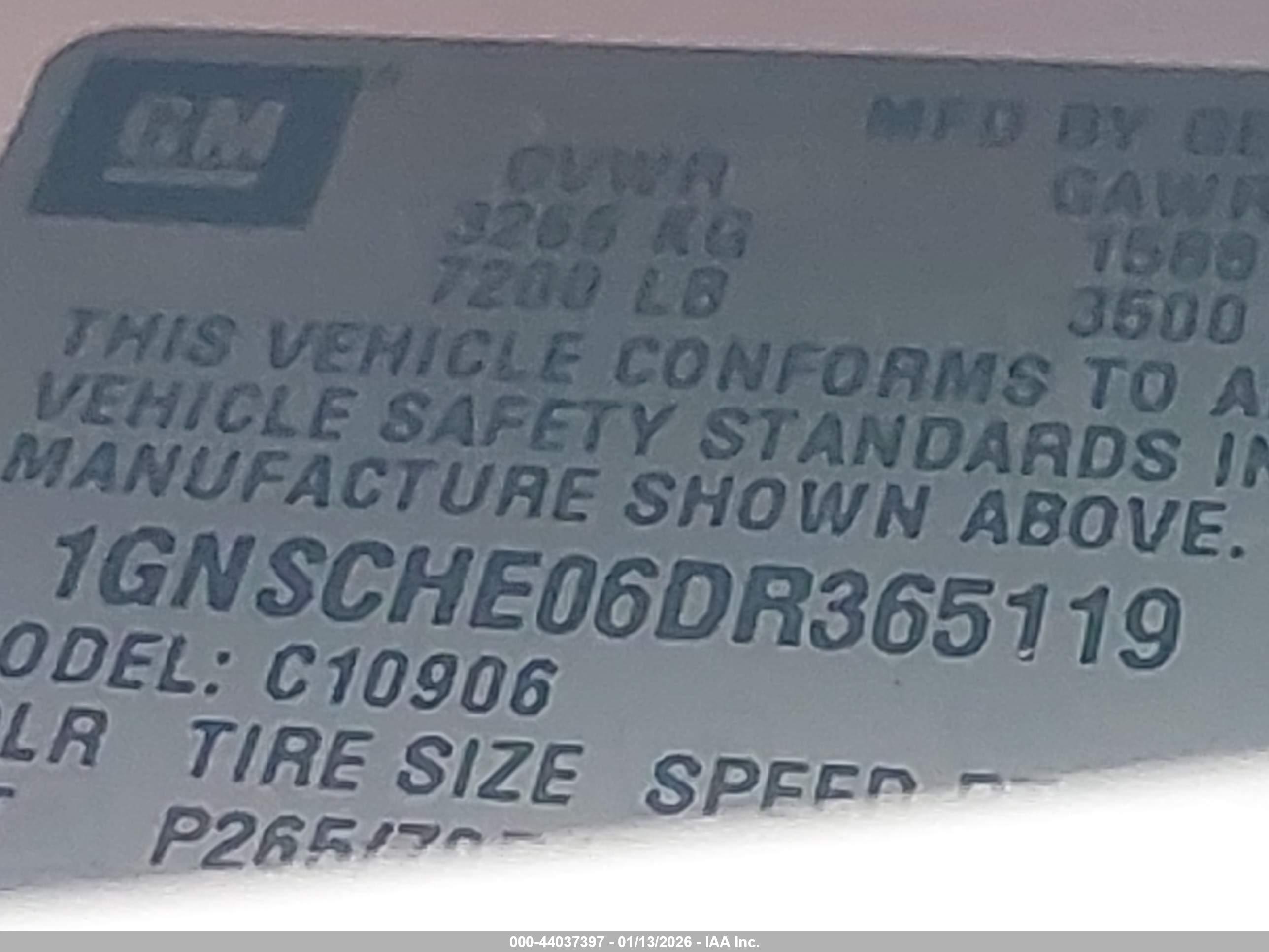 CHEVROLET SUBURBAN image 9