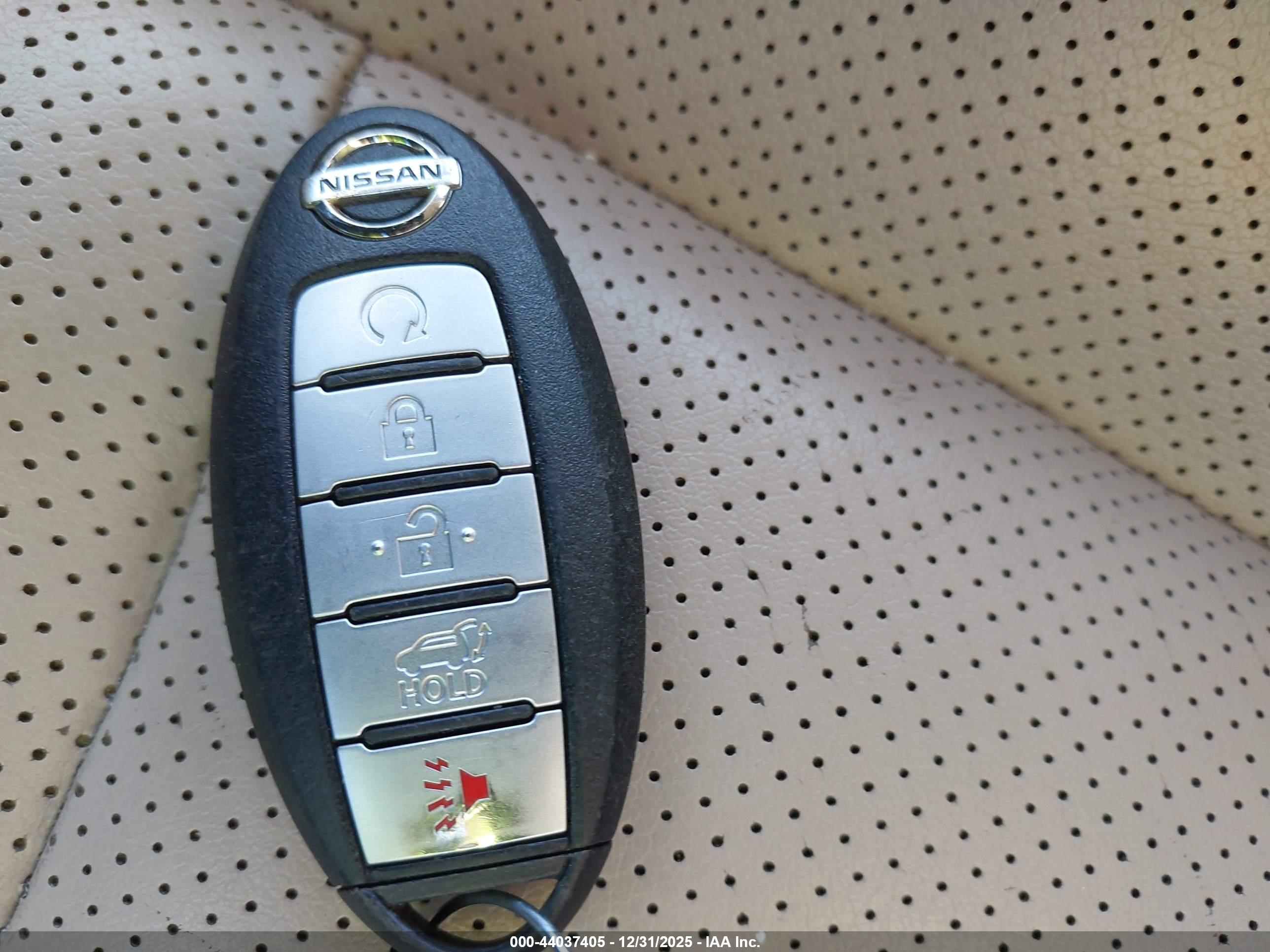 NISSAN ROGUE image 11