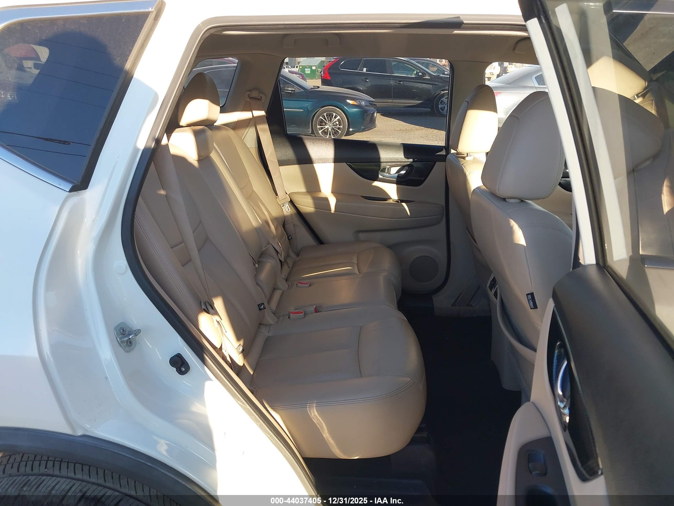 NISSAN ROGUE image 8