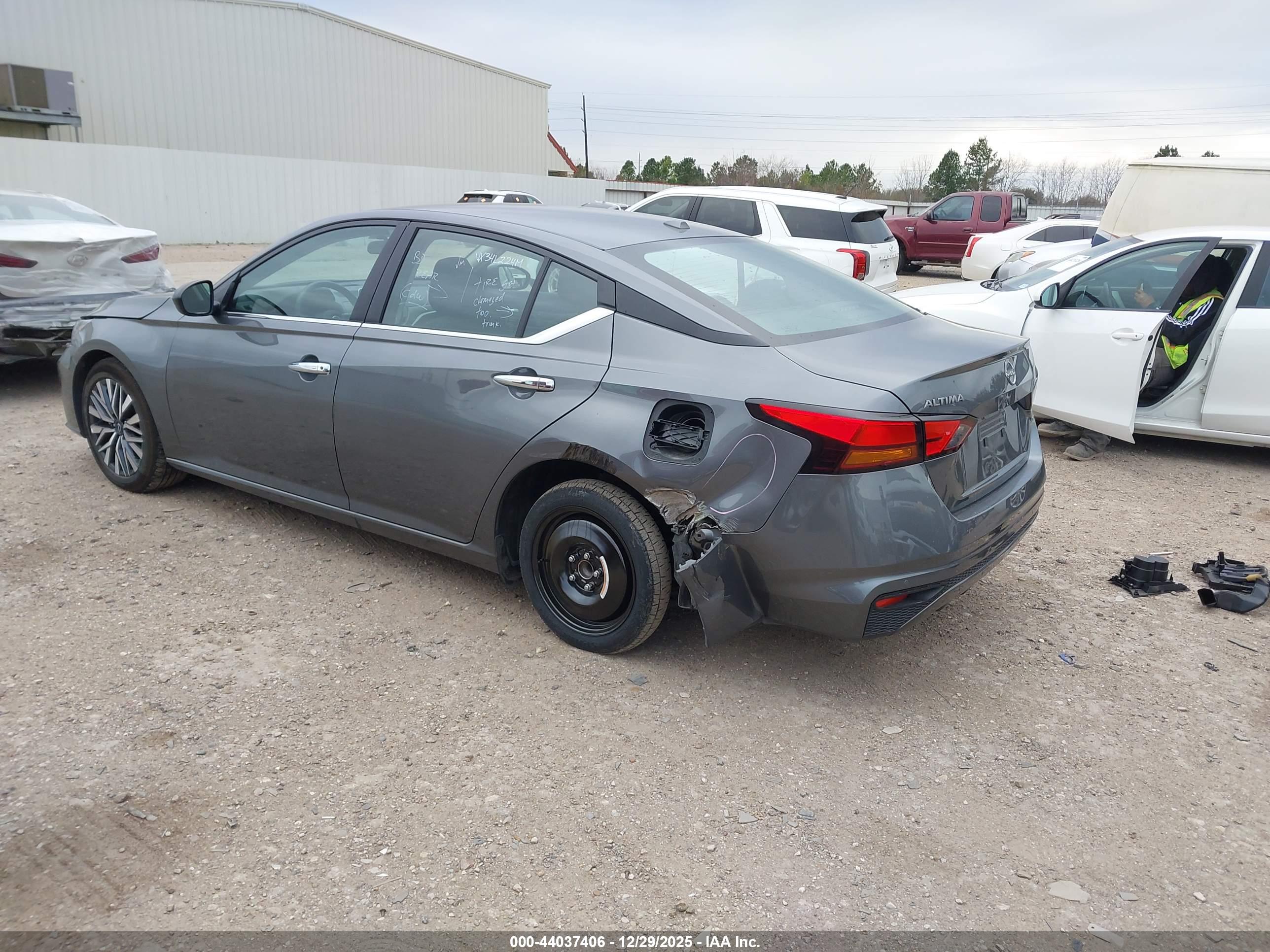NISSAN ALTIMA image 3