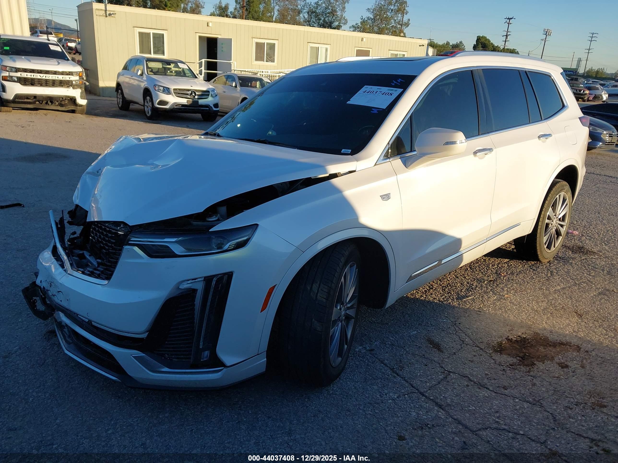 CADILLAC XT6 image 2
